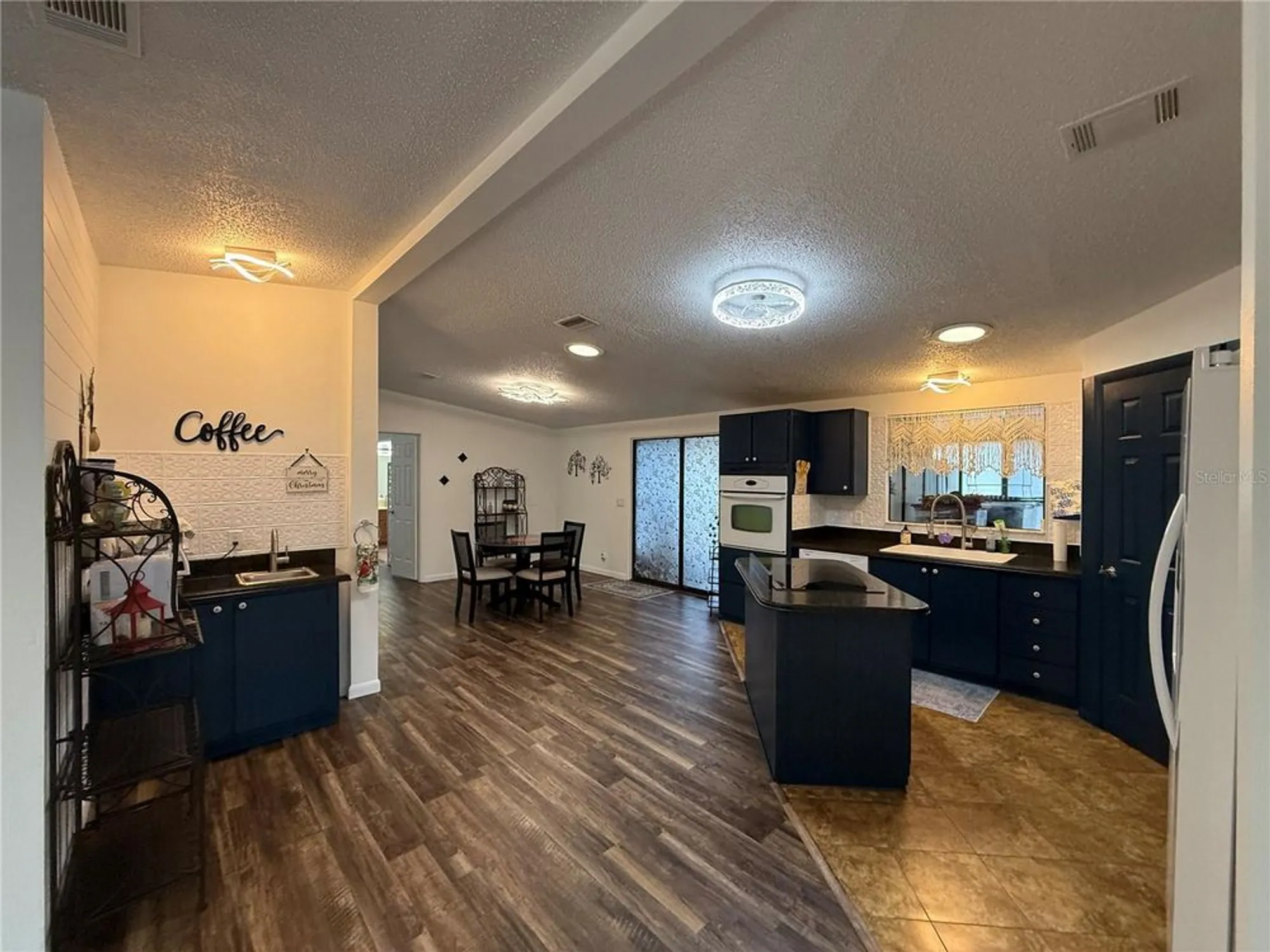 Property Slideshow image 4 of 38 | 1612 cog hill dr, Lady Lake, FL, 32159