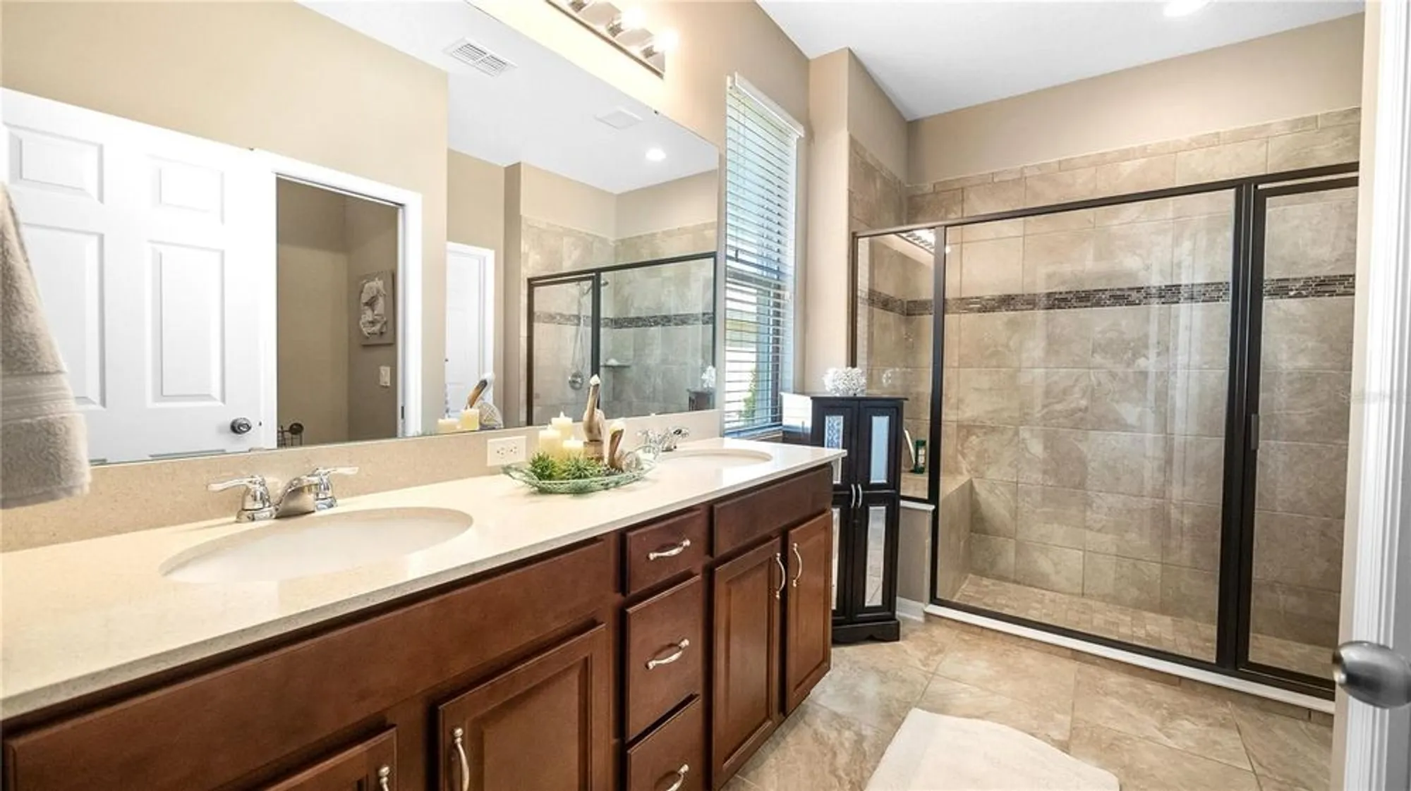 Property Slideshow image 11 of 47 | 26747 white plains way, Leesburg, FL, 34748
