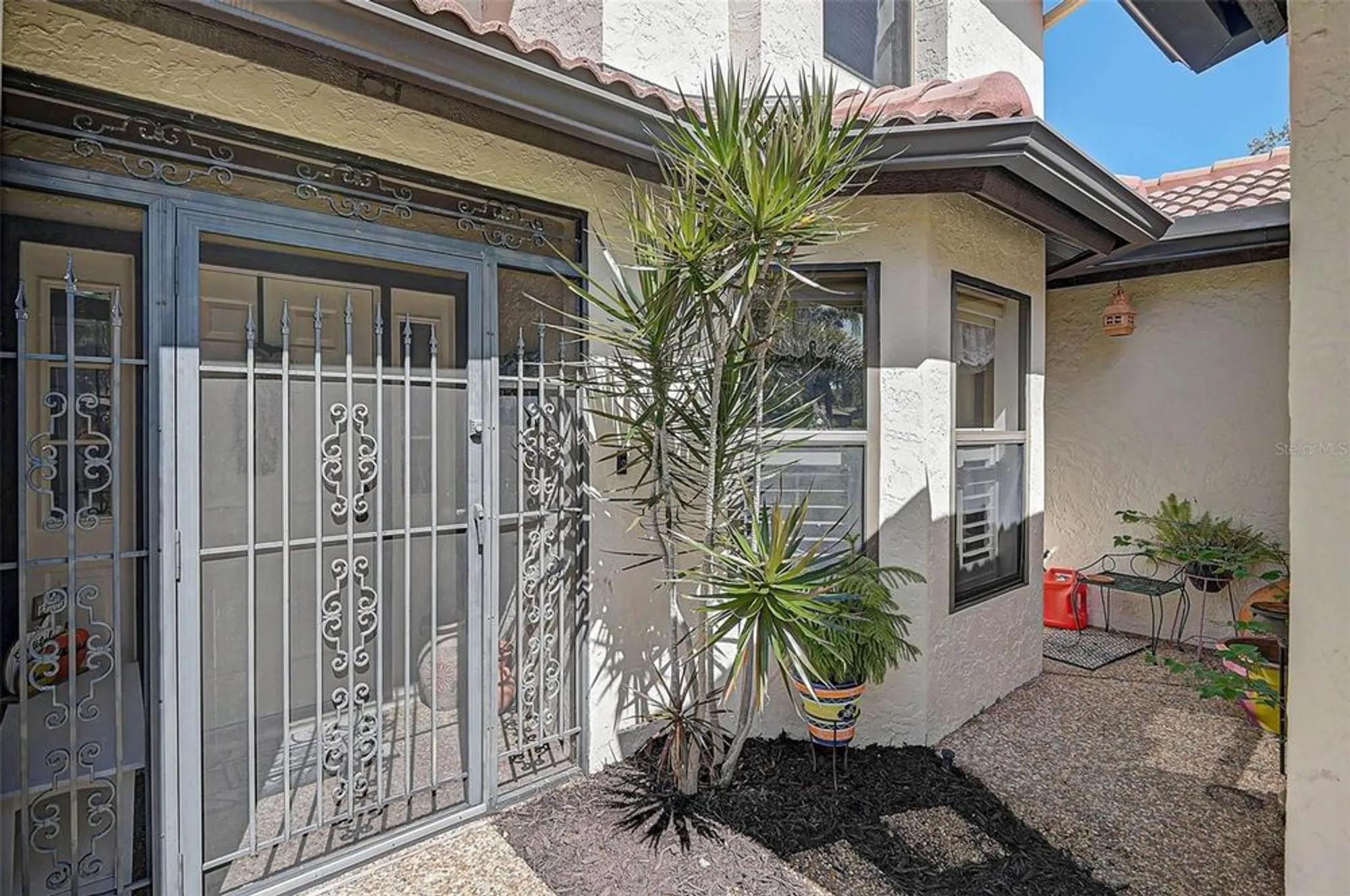 Property Slideshow image 3 of 50 | 7363 oak moss dr # 33, Sarasota, FL, 34241