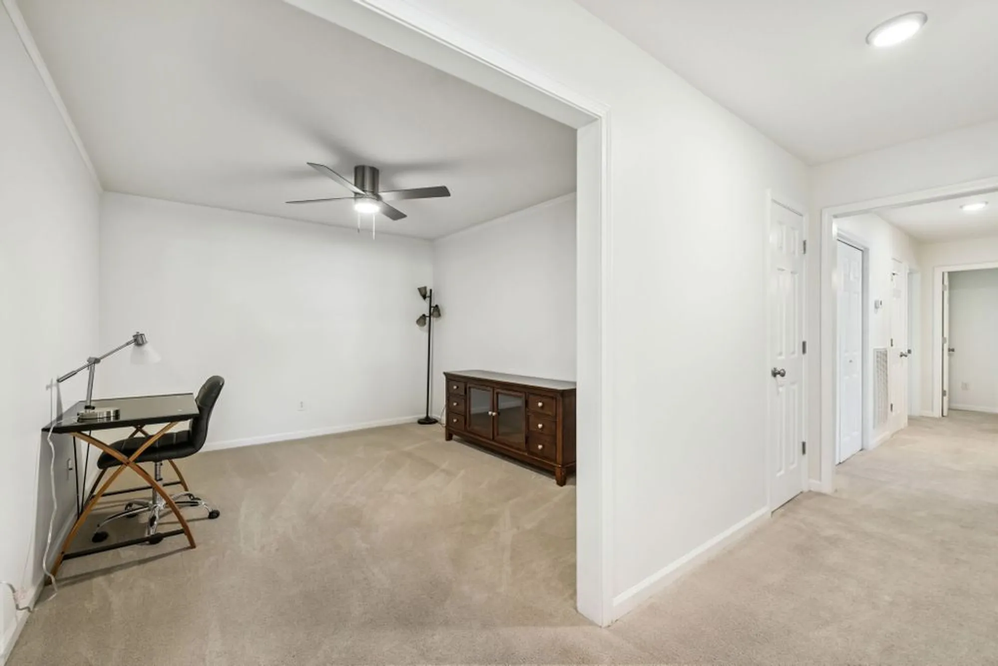 Property Slideshow image 9 of 27 | 423 forest glen cir, Murfreesboro, TN, 37128