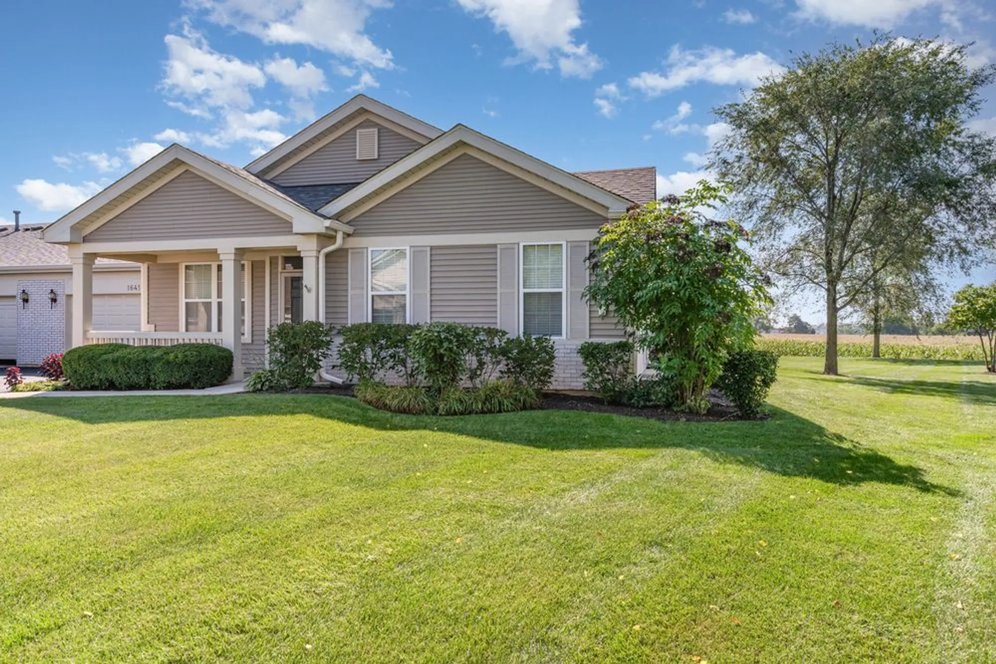 Property Slideshow image 25 of 25 | 16416 crescent lake ct, Crest Hill, IL, 60403