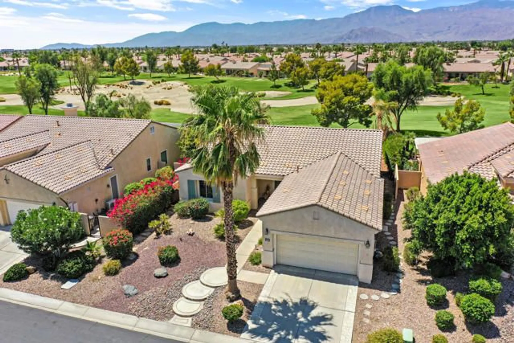 Property Slideshow image 31 of 47 | 81193 avenida tres lagunas, Indio, CA, 92203