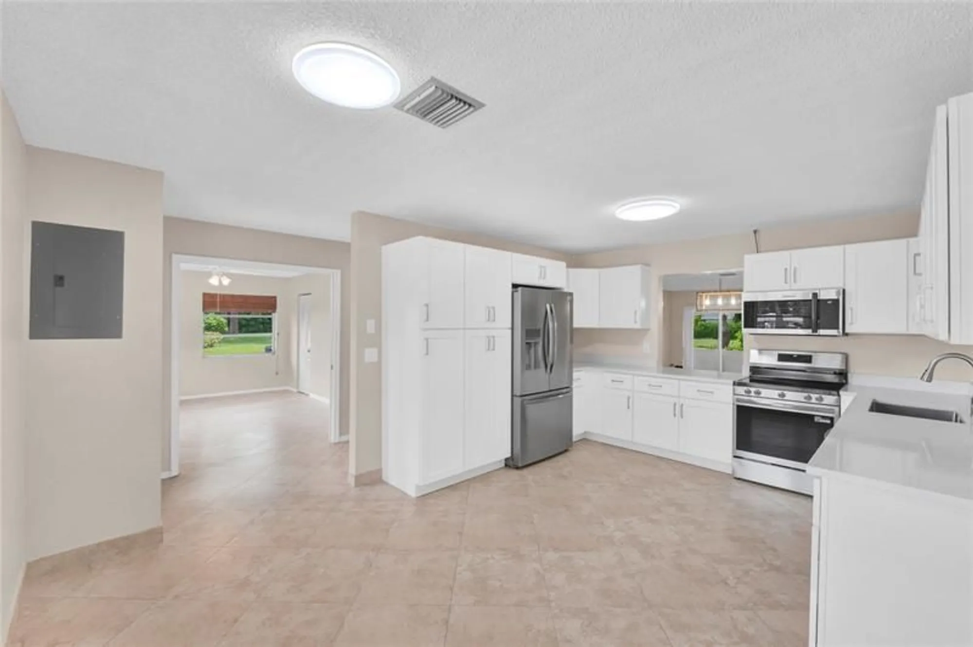 Property Slideshow image 8 of 47 | 5432 privet pl a, Delray Beach, FL, 33484