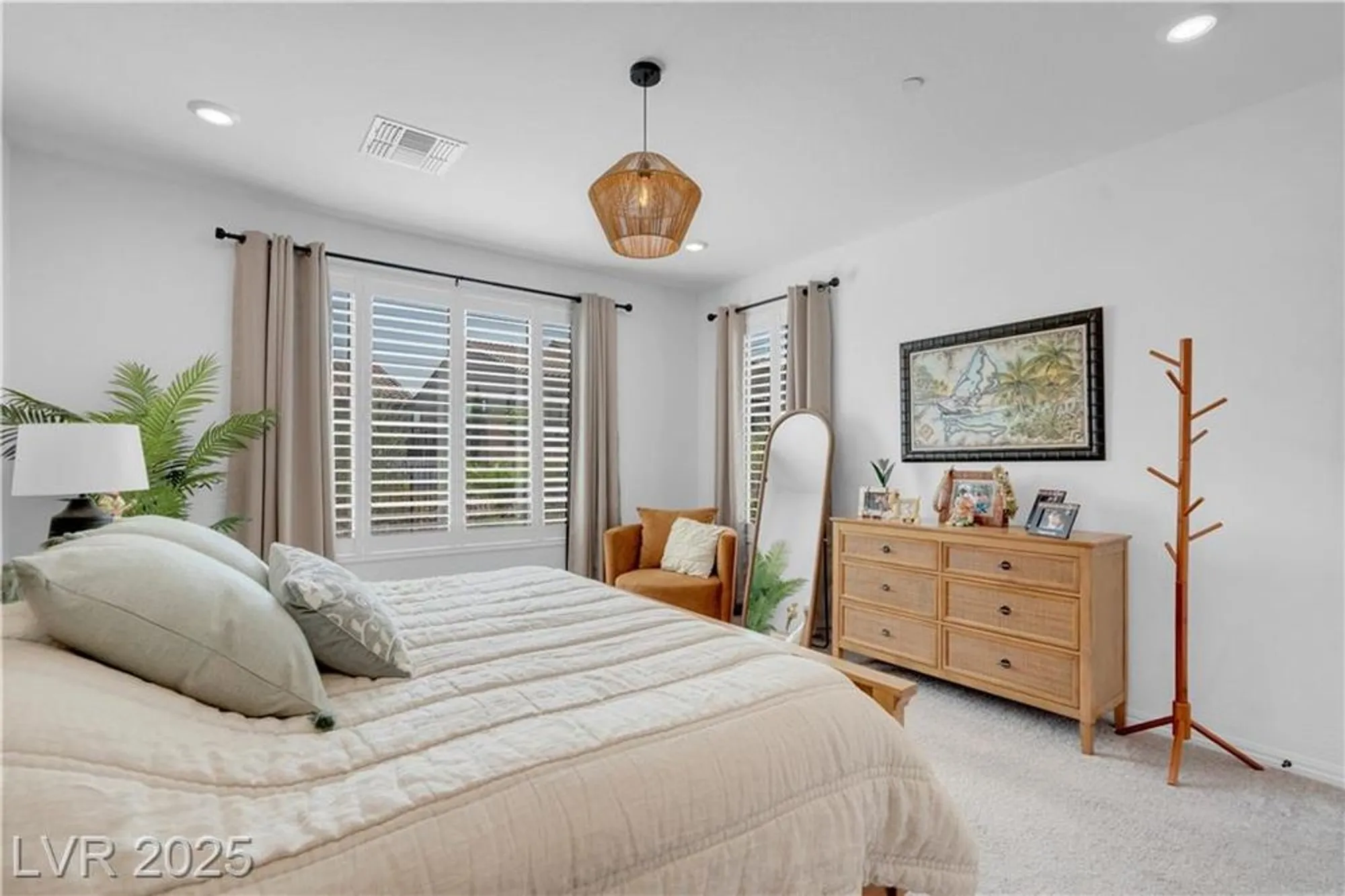 Property Slideshow image 26 of 69 | 124 lake oasis st, Henderson, NV, 89011