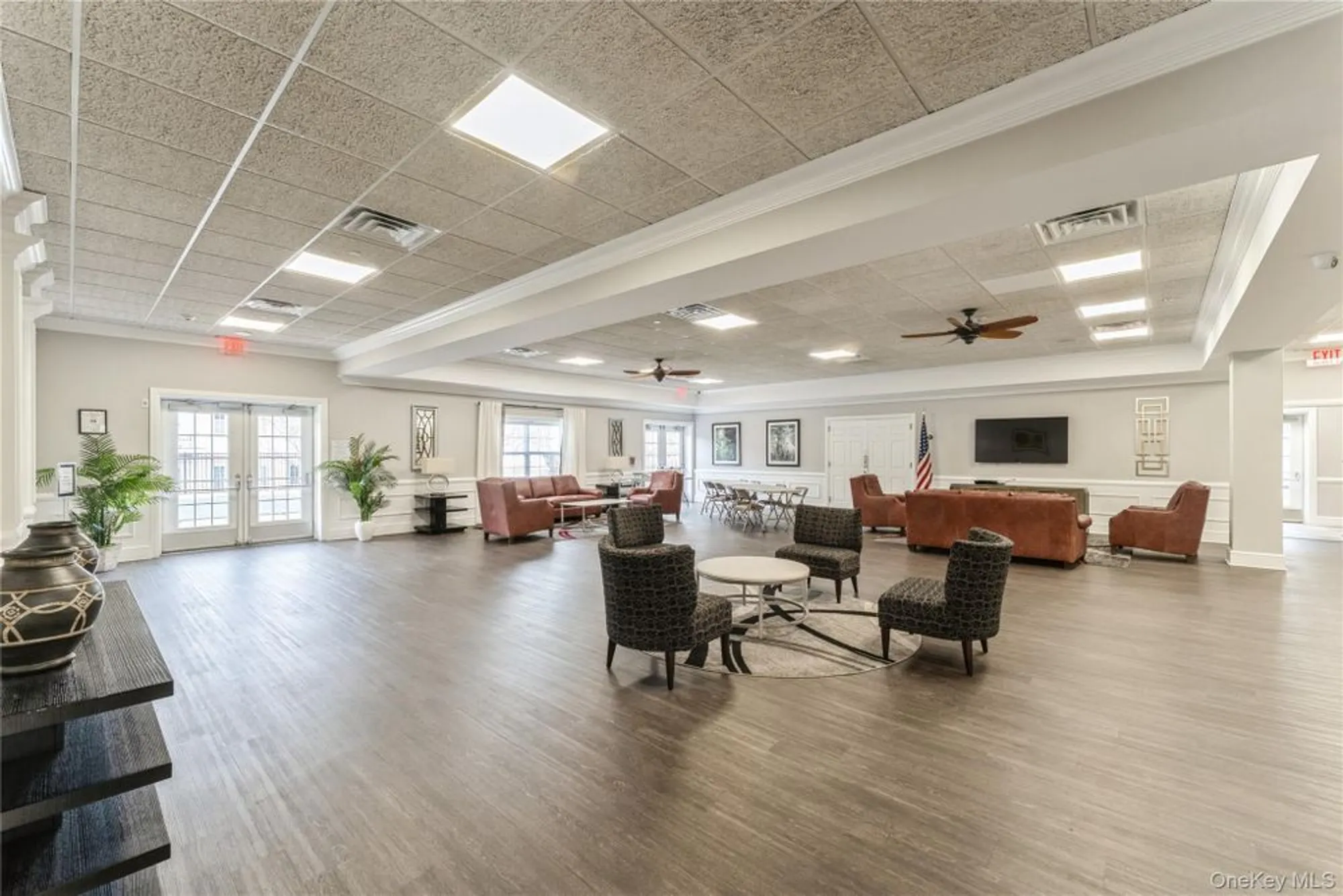 Property Slideshow image 28 of 34 | 357 spring dr, East Meadow, NY, 11554