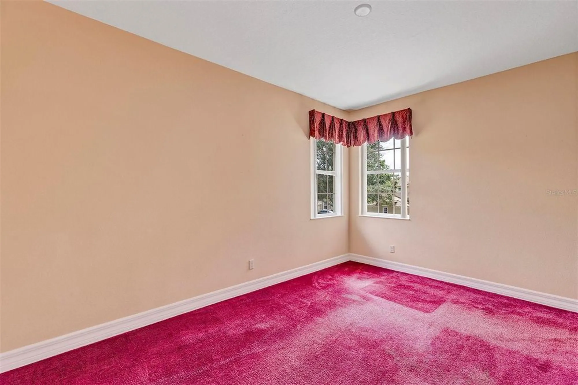 Property Slideshow image 13 of 48 | 1420 emerald dunes dr # 7, Sun City Center, FL, 33573