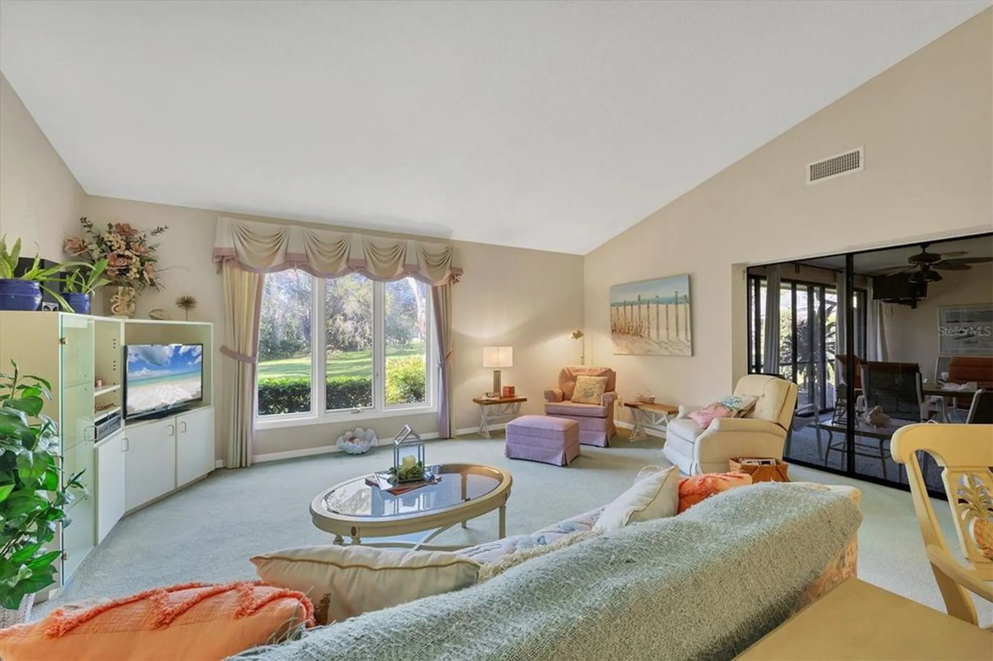 Property Slideshow image 9 of 59 | 3825 wilshire cir 1, Sarasota, FL, 34238