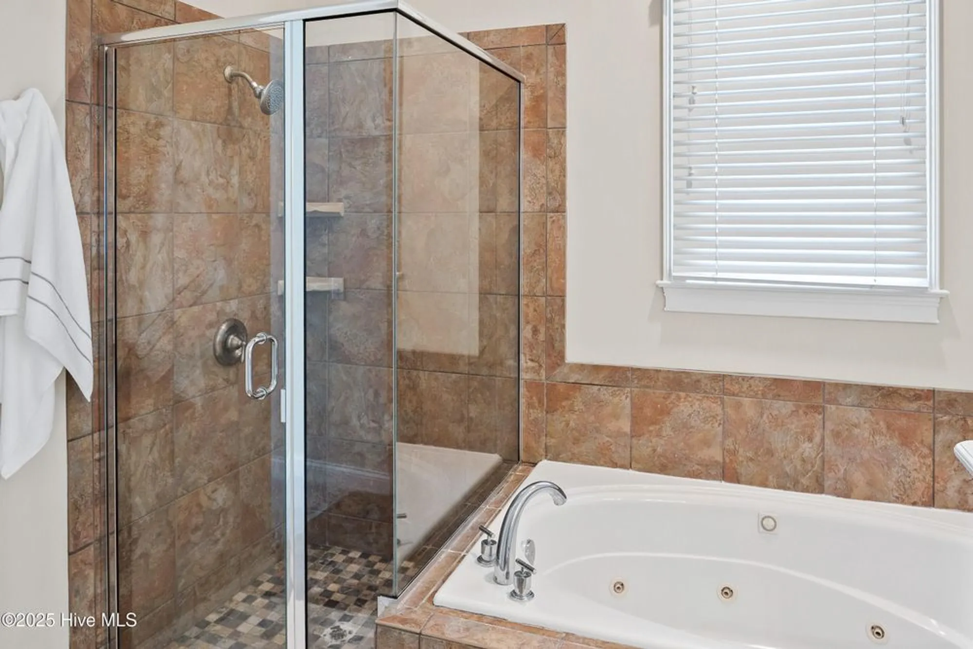 Property Slideshow image 27 of 50 | 621 wild dunes cir, Wilmington, NC, 28411