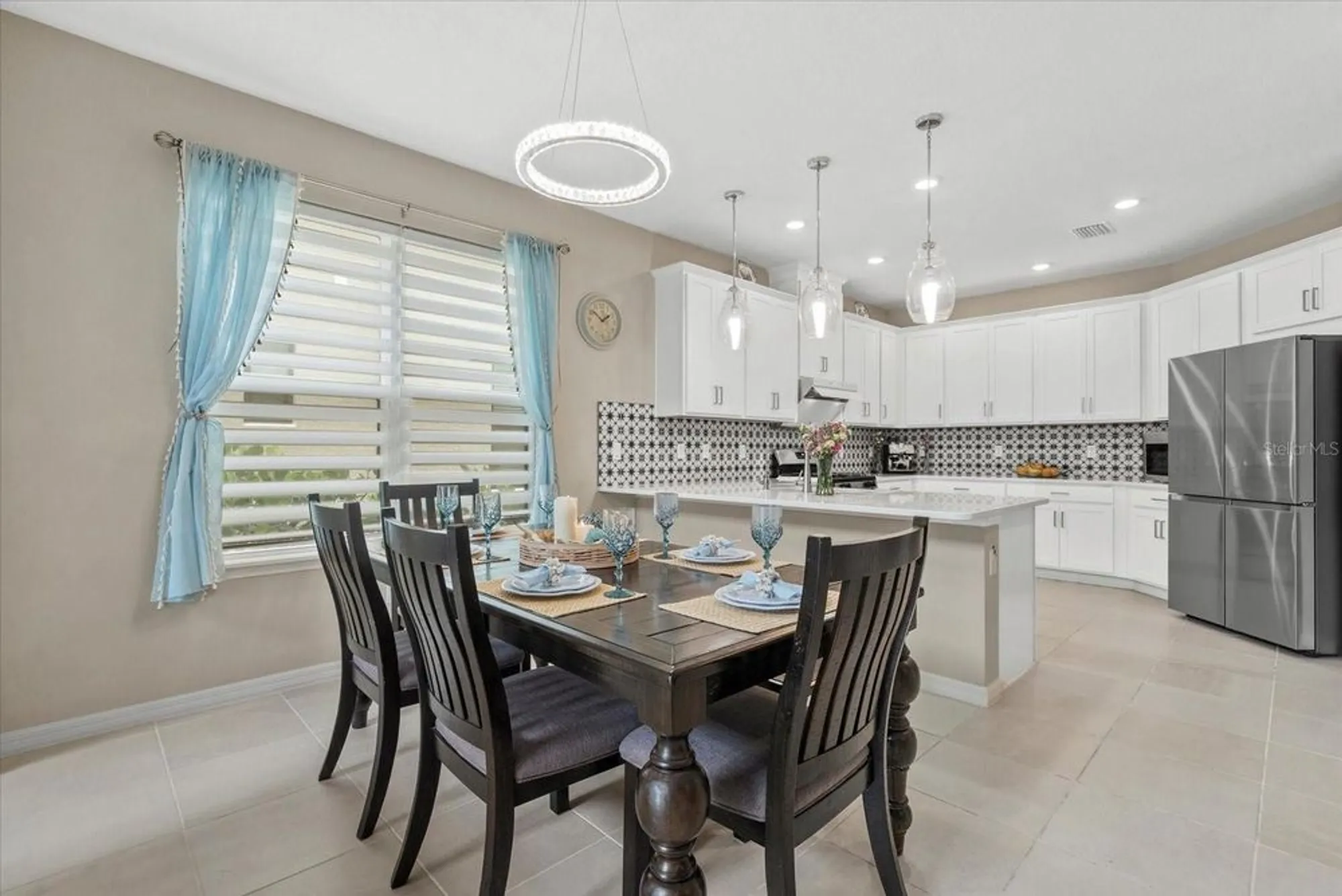 Property Slideshow image 10 of 71 | 10117 milky way cir, Sarasota, FL, 34241