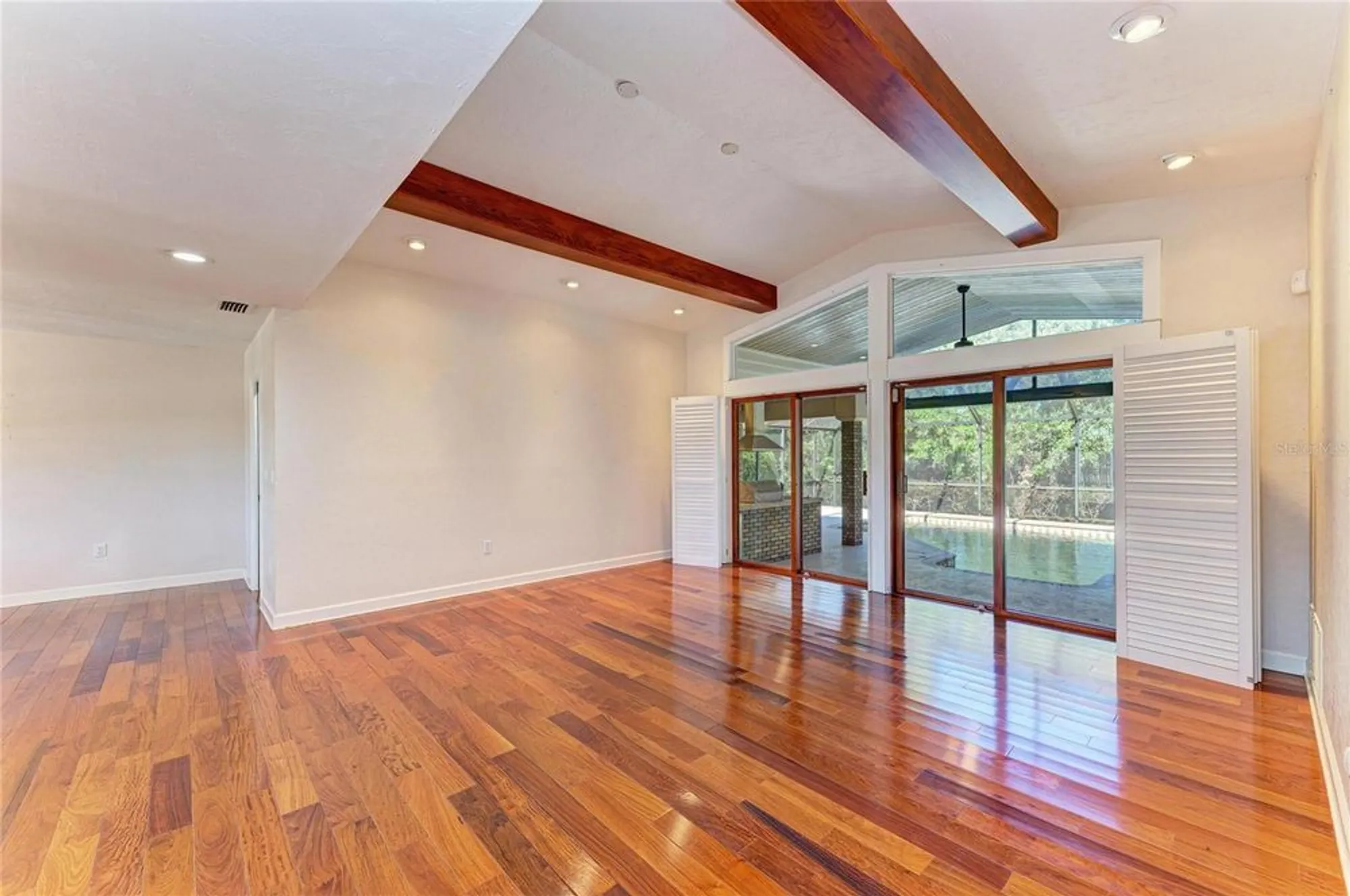 Property Slideshow image 20 of 83 | 5668 country lakes dr, Sarasota, FL, 34243