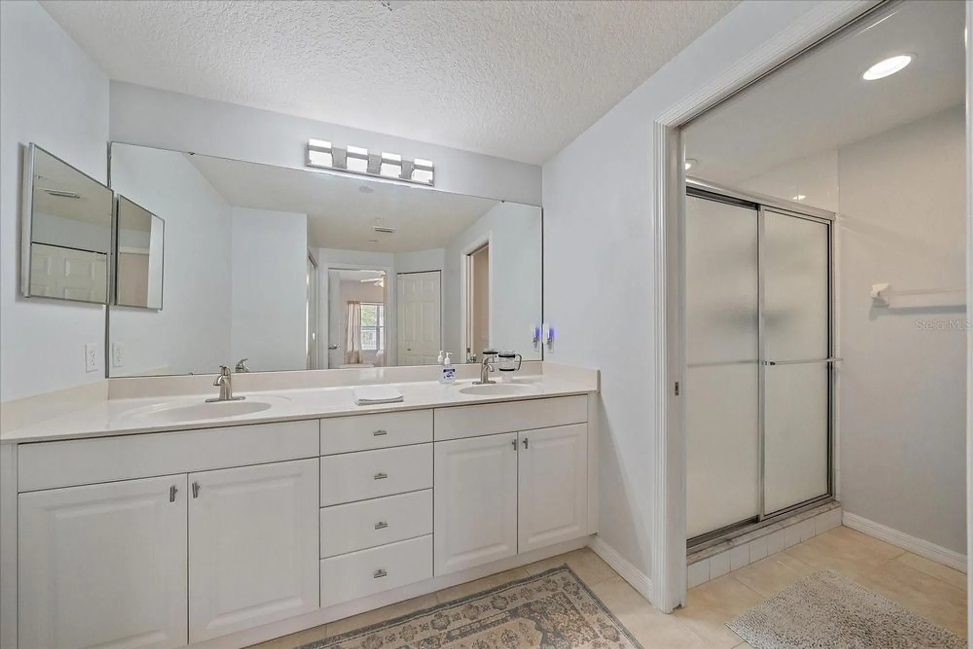 Property Slideshow image 18 of 36 | 7123 cedar hollow cir, Bradenton, FL, 34203