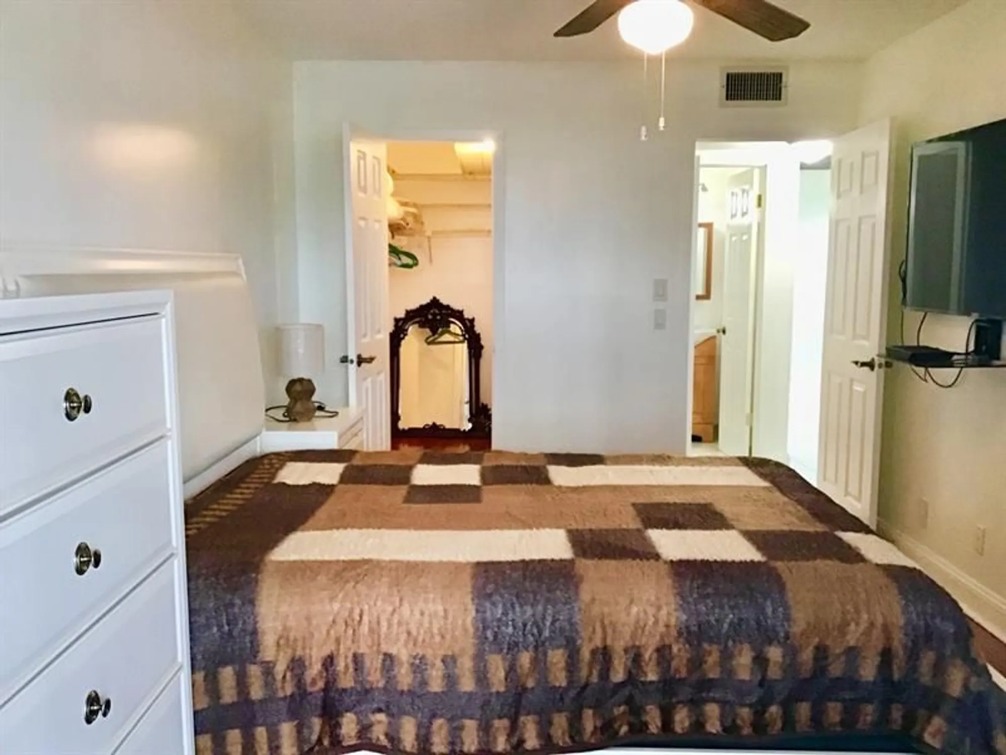 Property Slideshow image 17 of 37 | 2038 exeter c # 2038, Boca Raton, FL, 33434