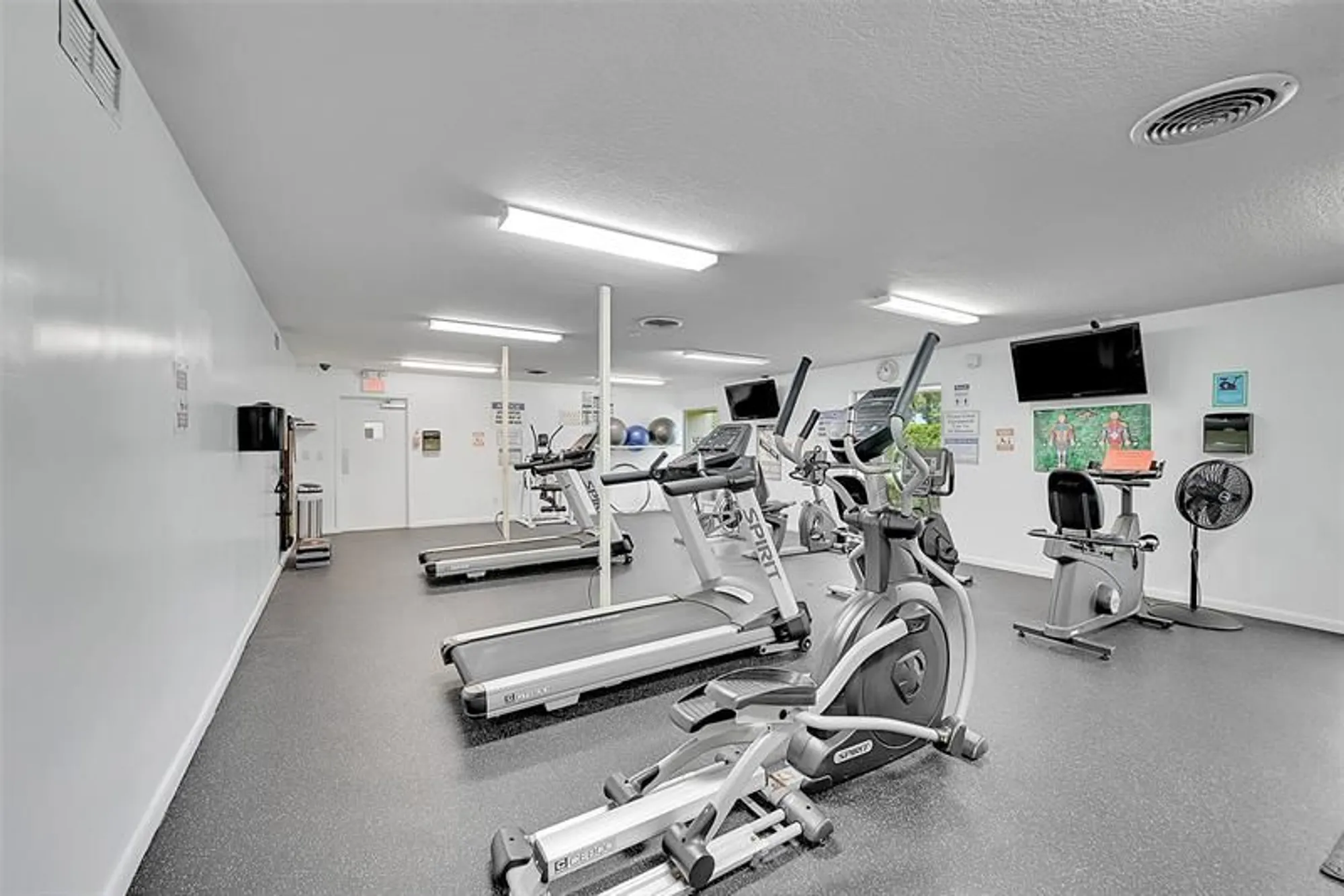 Property Slideshow image 20 of 42 | 23 abbey ln 202, Delray Beach, FL, 33446