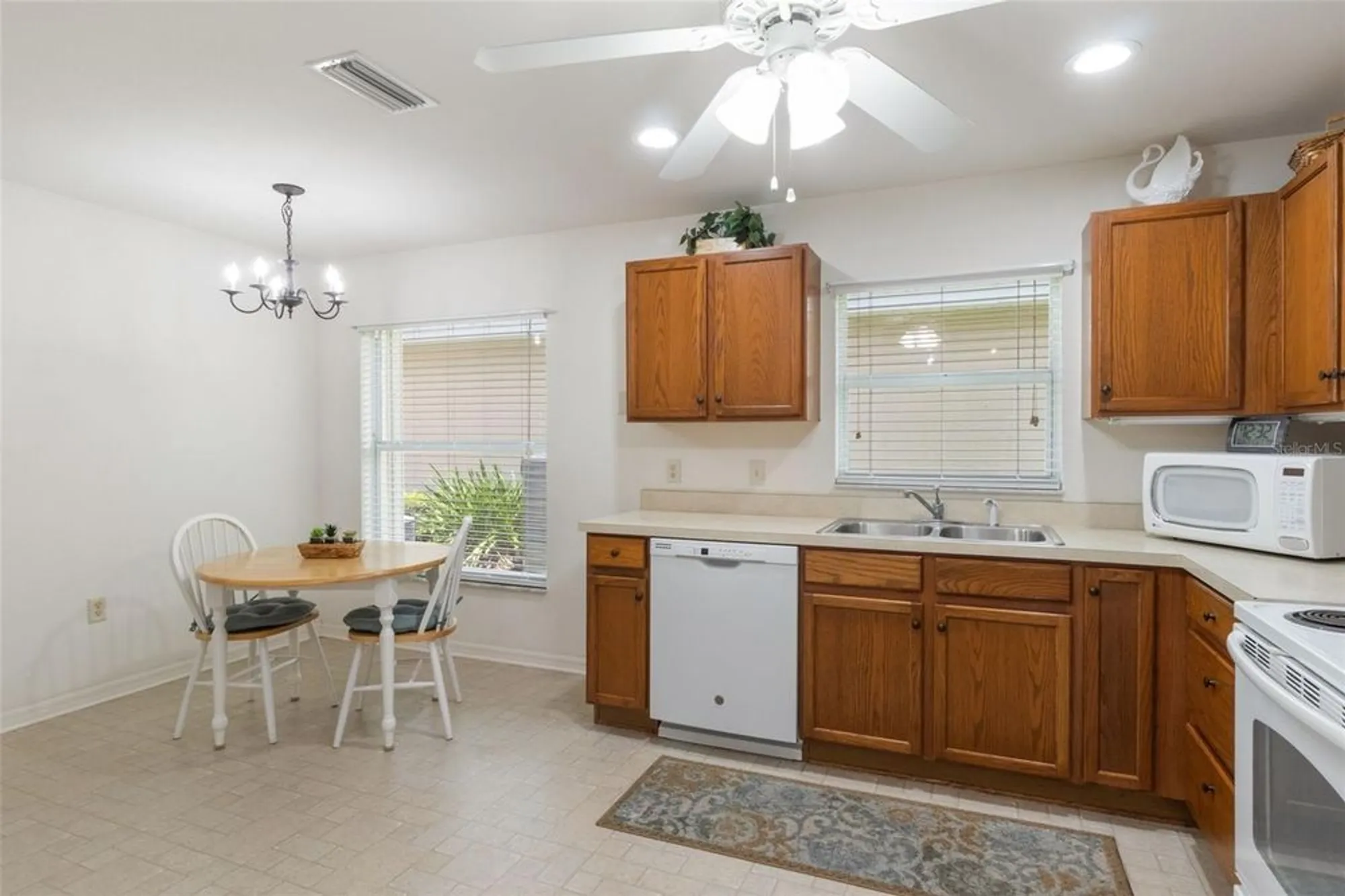 Property Slideshow image 11 of 39 | 464 lake suzanne dr, Lake Wales, FL, 33859