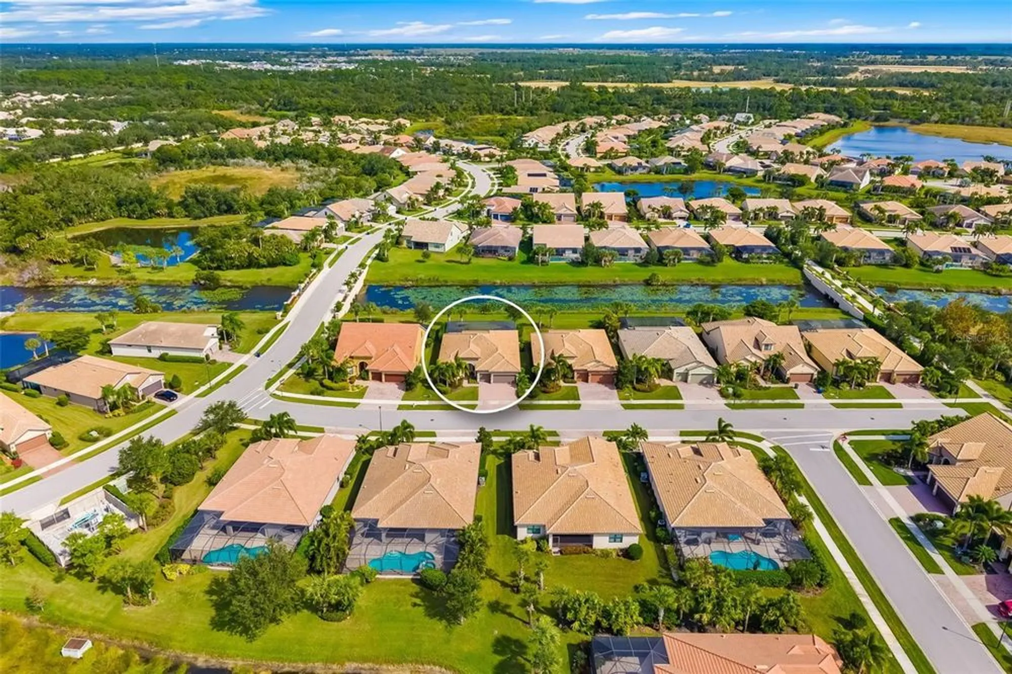 Property Slideshow image 12 of 83 | 11192 whimbrel ln, Sarasota, FL, 34238