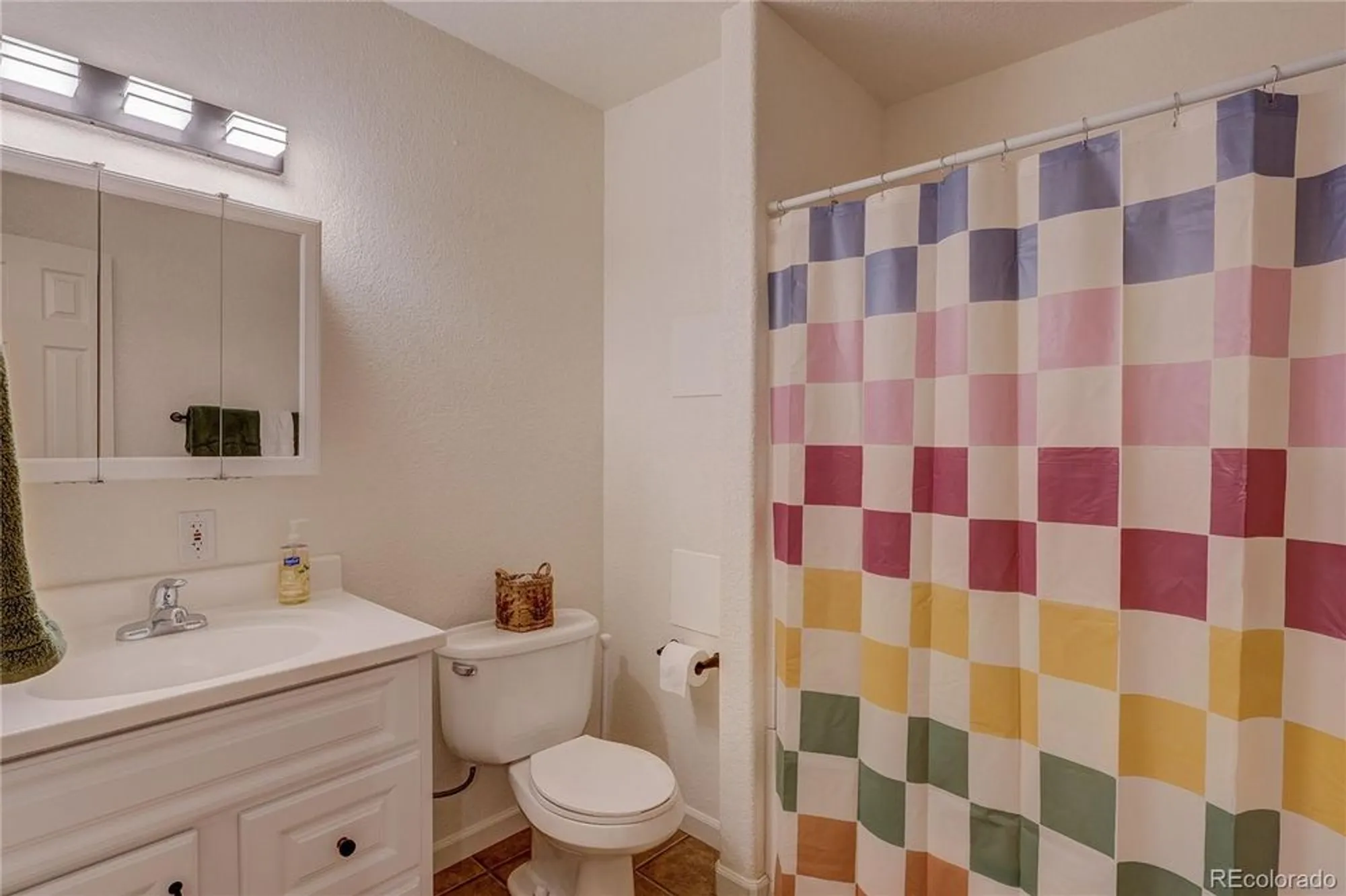 Property Slideshow image 36 of 45 | 22460 e heritage pkwy, Aurora, CO, 80016