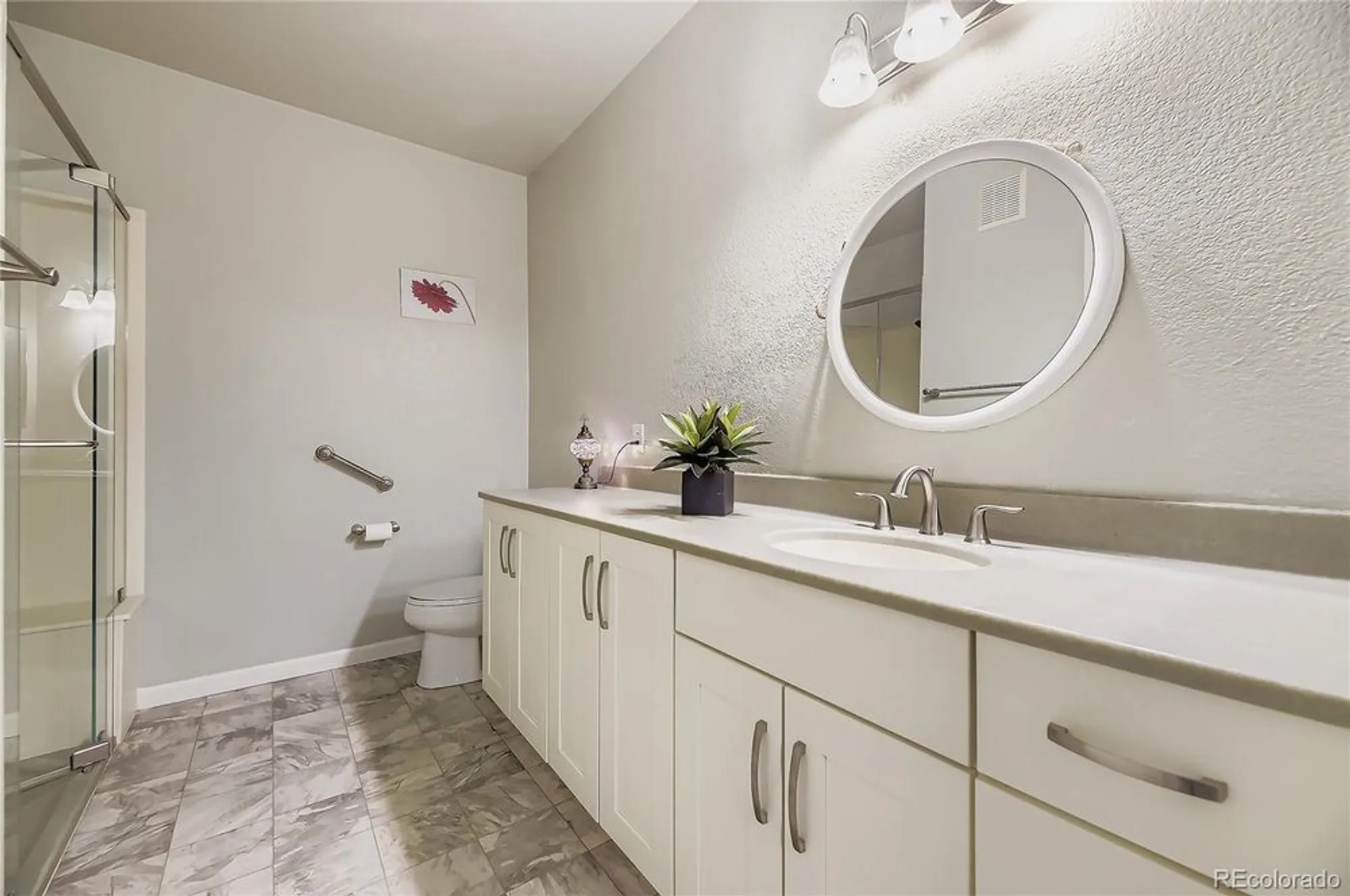 Property Slideshow image 8 of 30 | 2894 w riverwalk cir b209, Littleton, CO, 80123