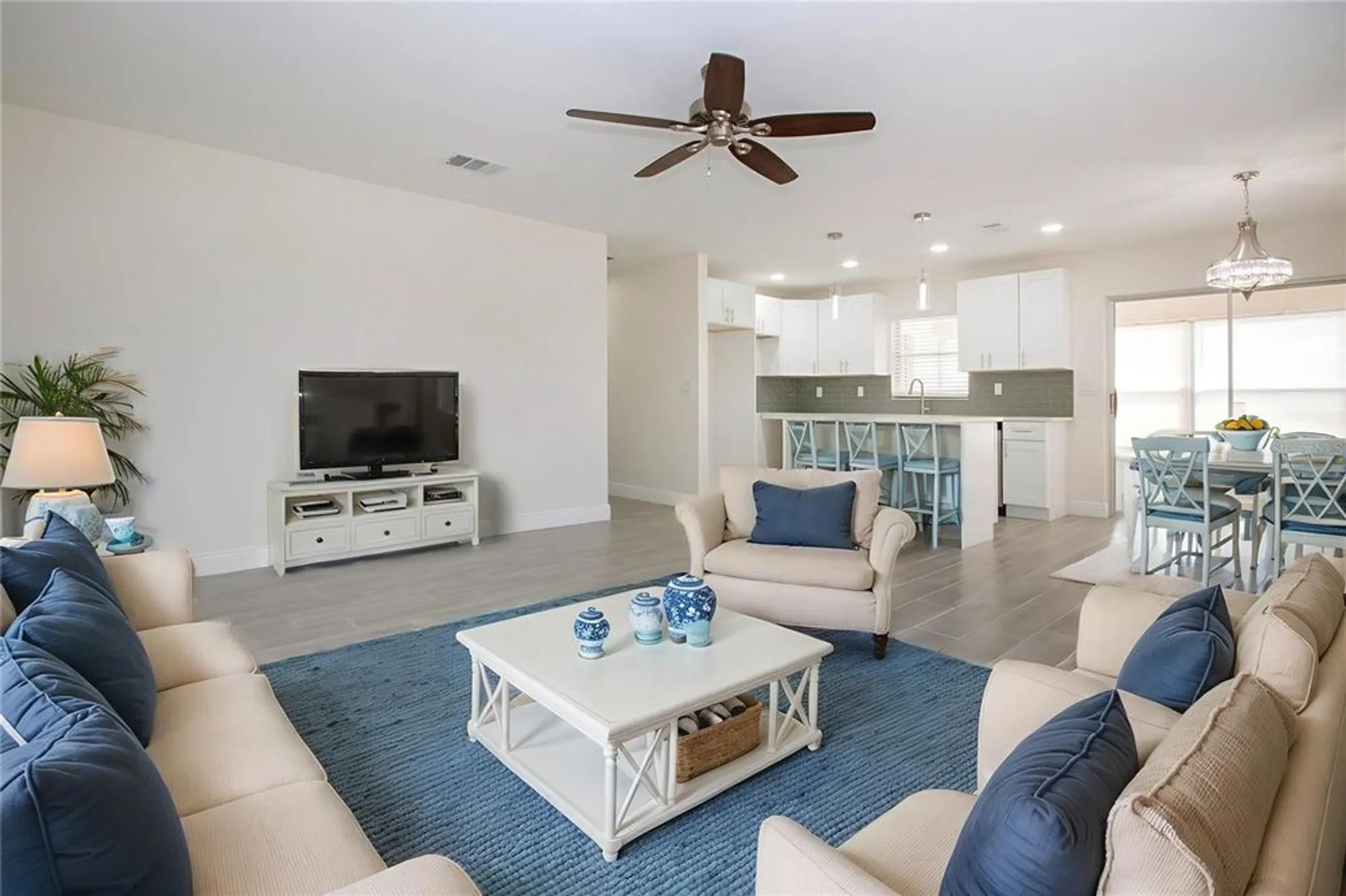 Property Slideshow image 6 of 72 | 1906 canterbury ln 20, Sun City Center, FL, 33573