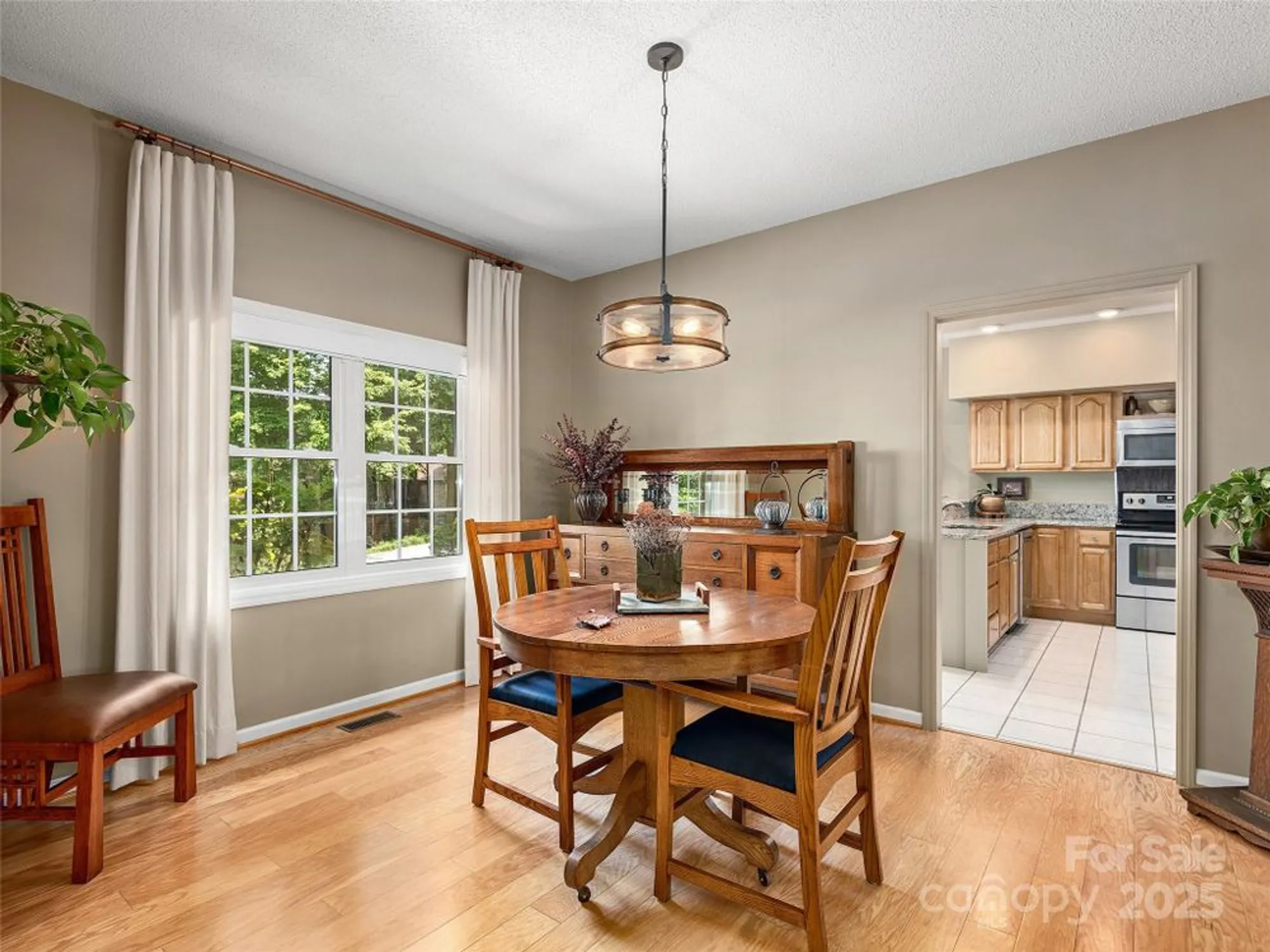 Property Slideshow image 7 of 37 | 306 croydon dr, Hendersonville, NC, 28791