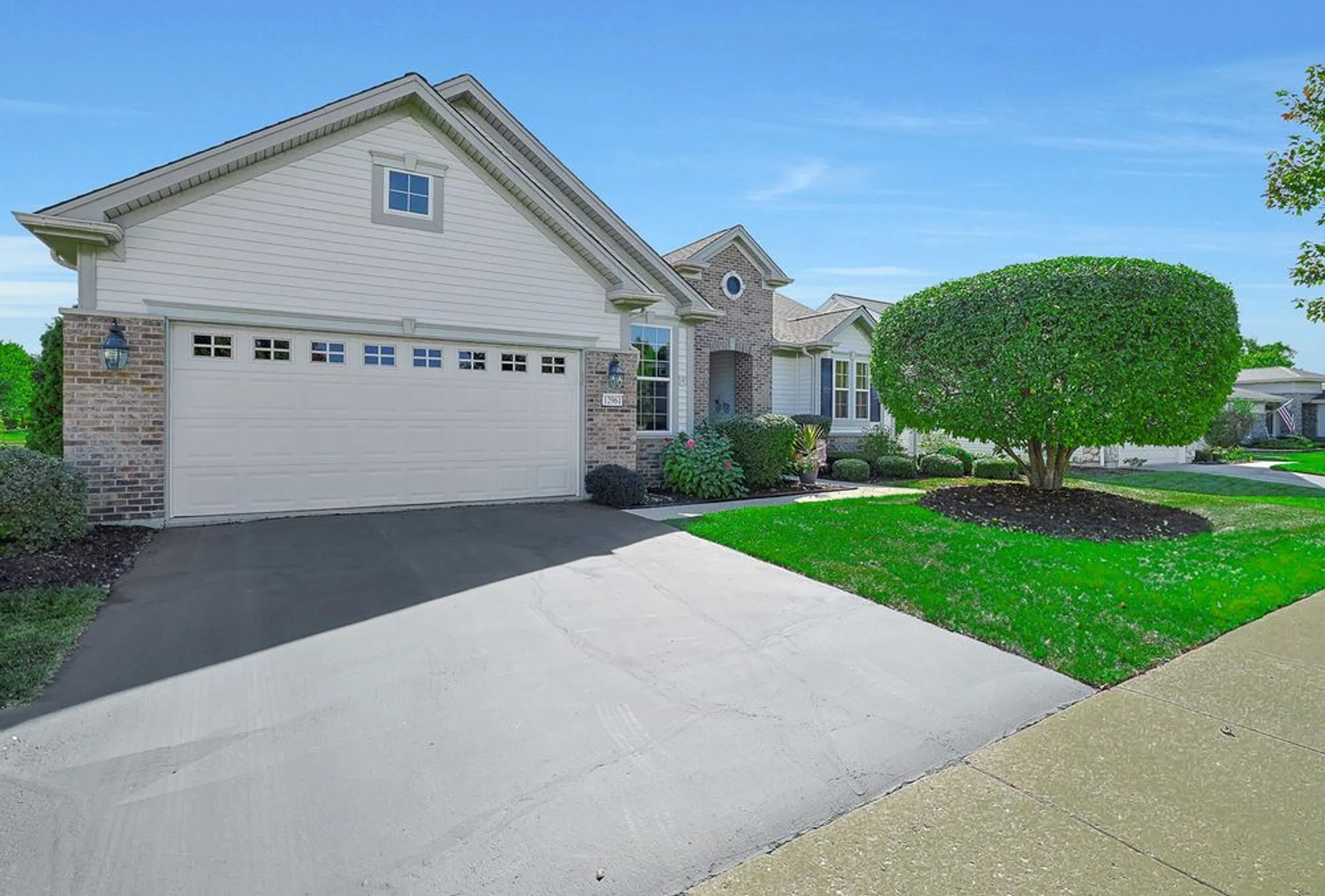 Property Slideshow image 2 of 35 | 12961 bull ridge dr, Huntley, IL, 60142