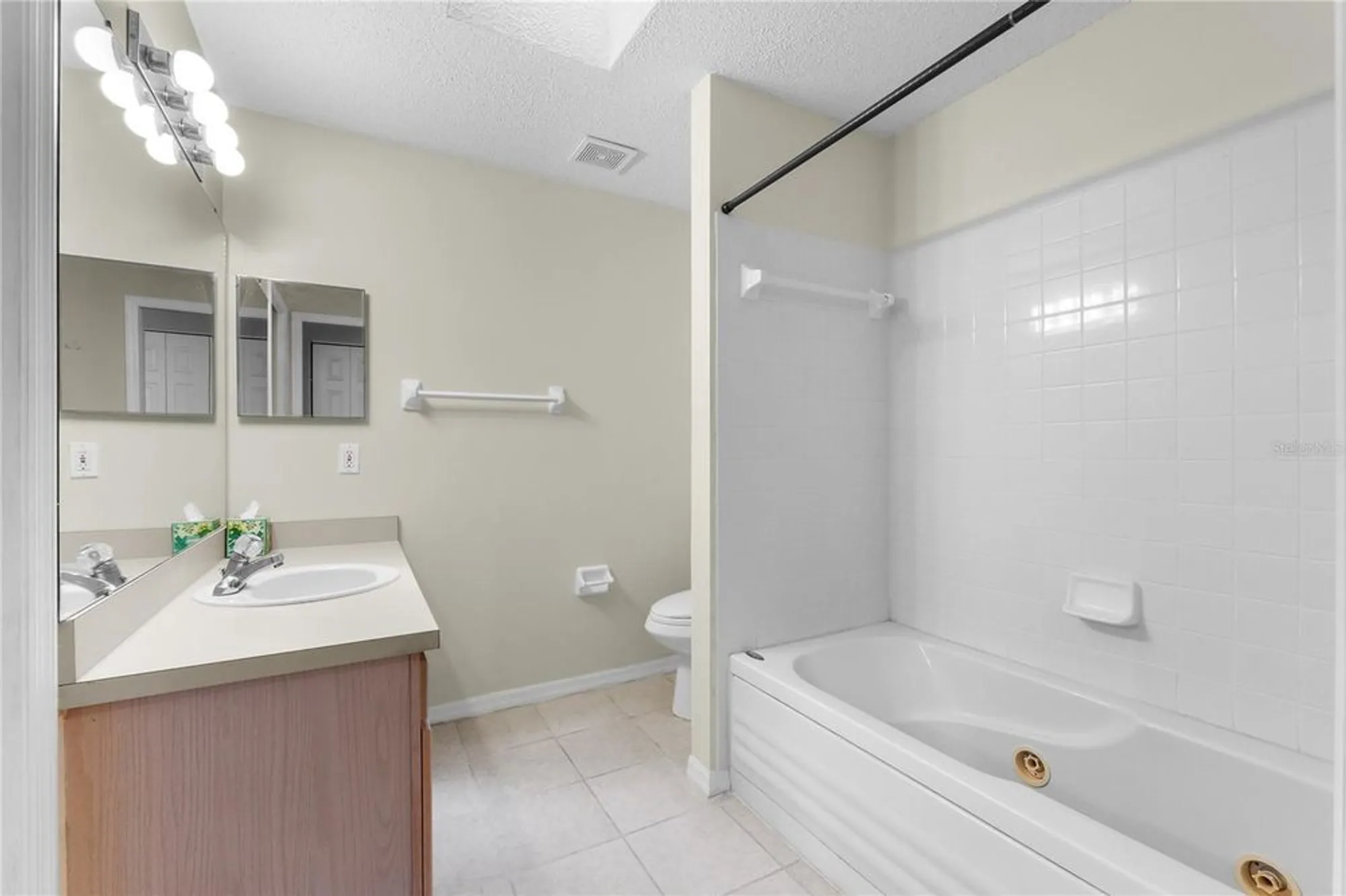 Property Slideshow image 23 of 35 | 2244 silver lakes dr, Lakeland, FL, 33810