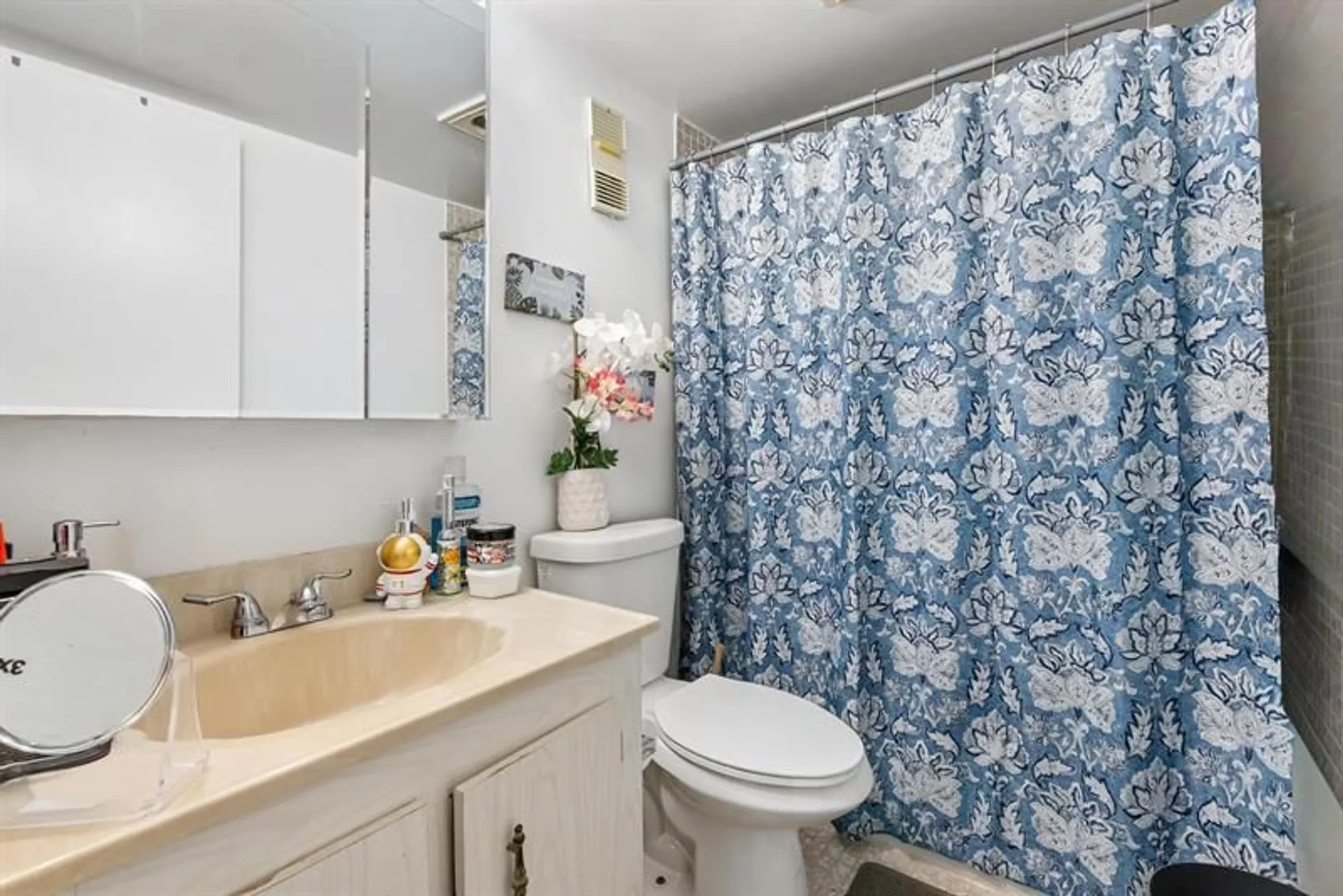 Property Slideshow image 6 of 19 | 1200 saint charles pl ph 21, Pembroke Pines, FL, 33026