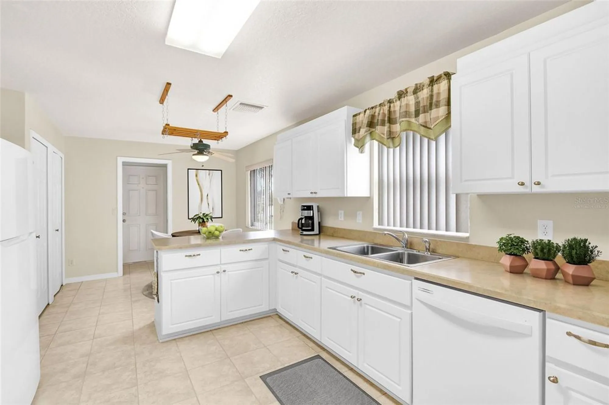 Property Slideshow image 4 of 59 | 5351 aurora dr, Leesburg, FL, 34748