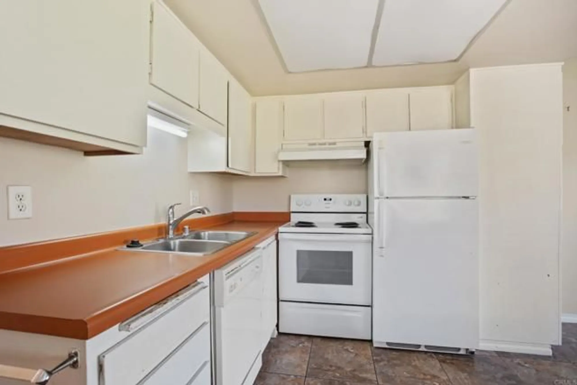 Property Slideshow image 13 of 21 | 27735 mountain meadow rd unit 19, Escondido, CA, 92026
