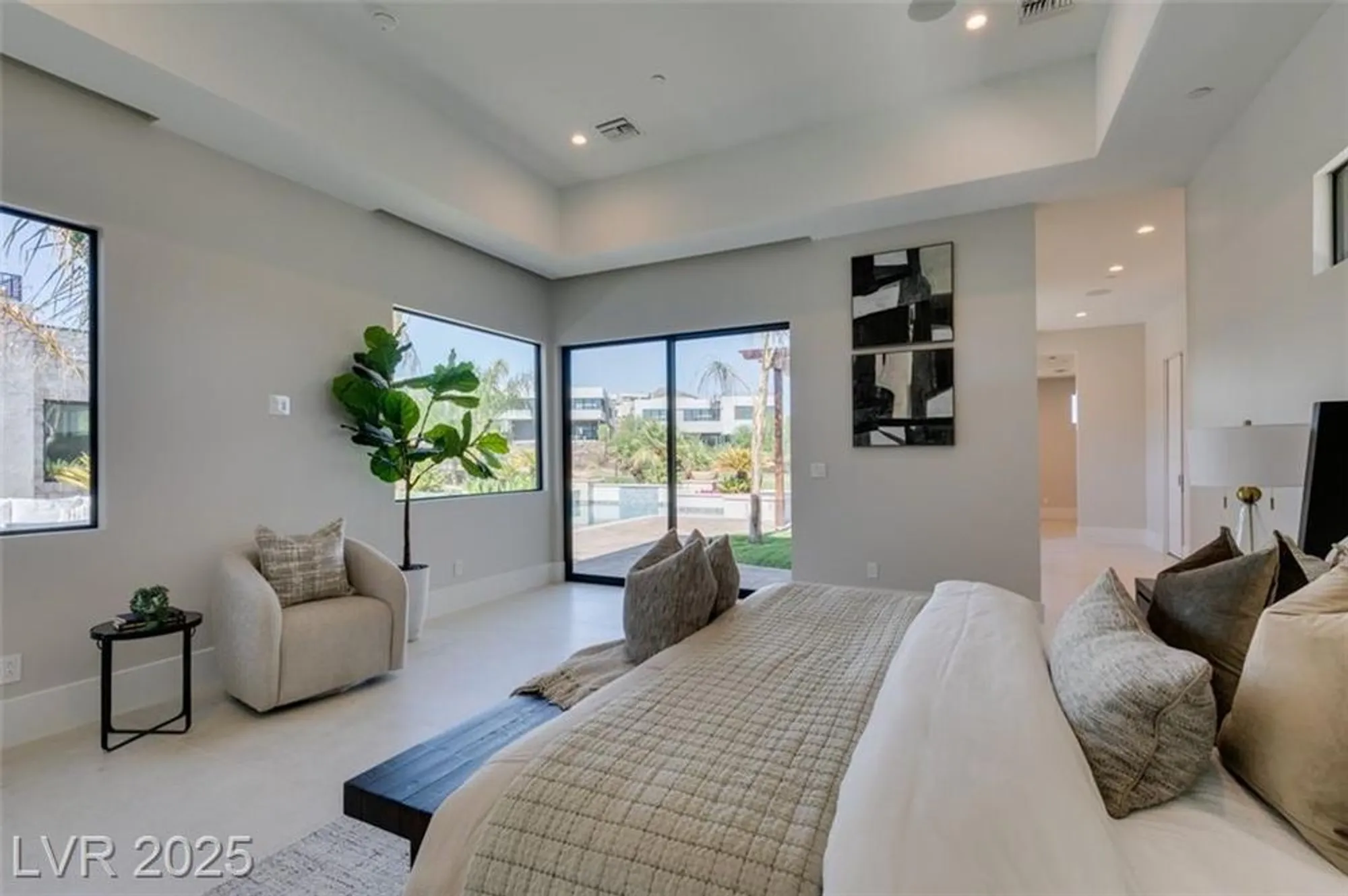 Property Slideshow image 31 of 48 | 40 reflection shores ln, Henderson, NV, 89011