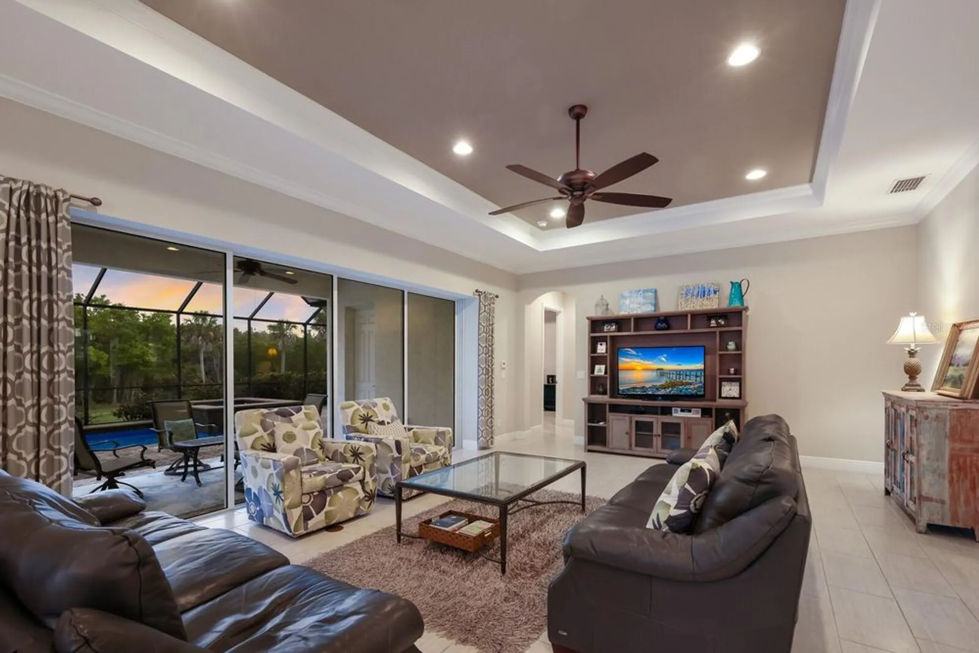 Property Slideshow image 12 of 94 | 5209 lake overlook ave, Bradenton, FL, 34208