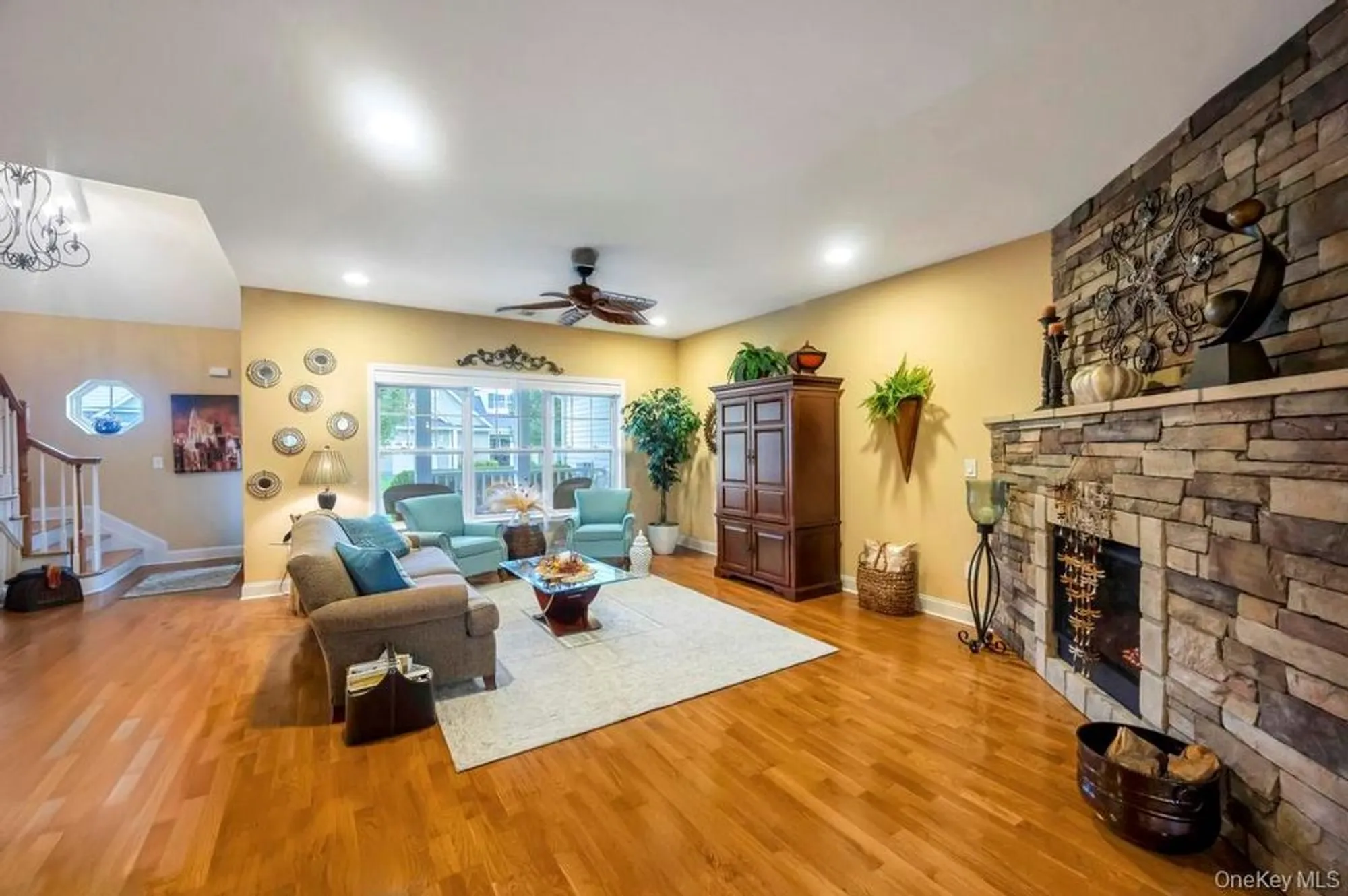 Property Slideshow image 14 of 42 | 4 haverton ct, Riverhead, NY, 11901
