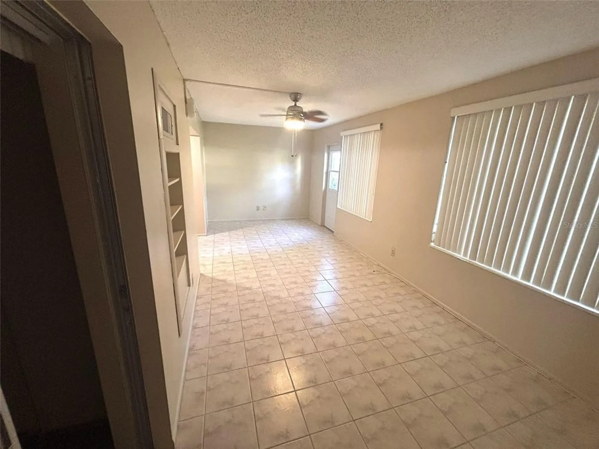 Property Slideshow image 15 of 55 | 2402 ecuadorian way apt 18, Clearwater, FL, 33763
