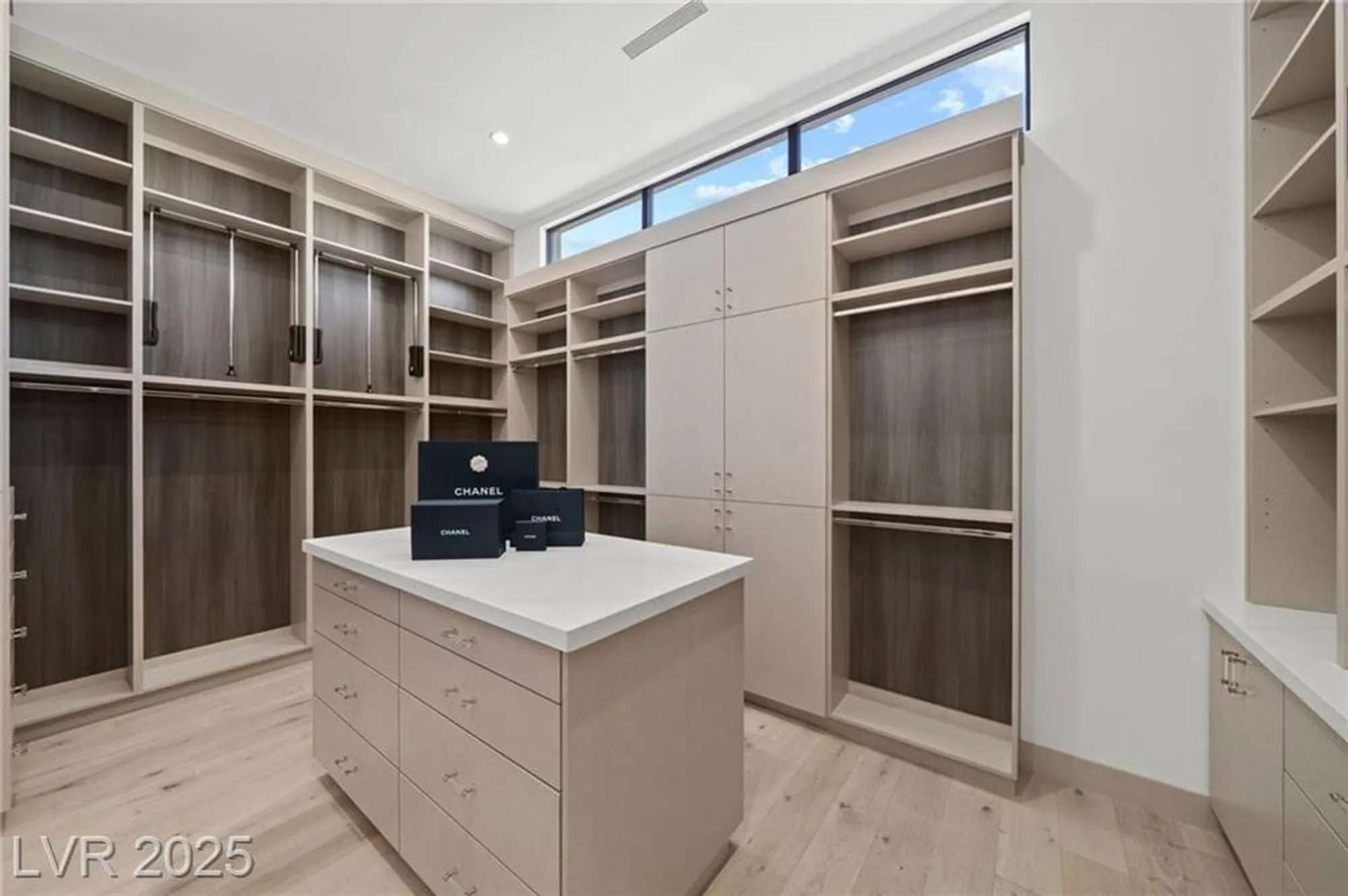 Property Slideshow image 47 of 99 | 12 rainbow point pl, Henderson, NV, 89011