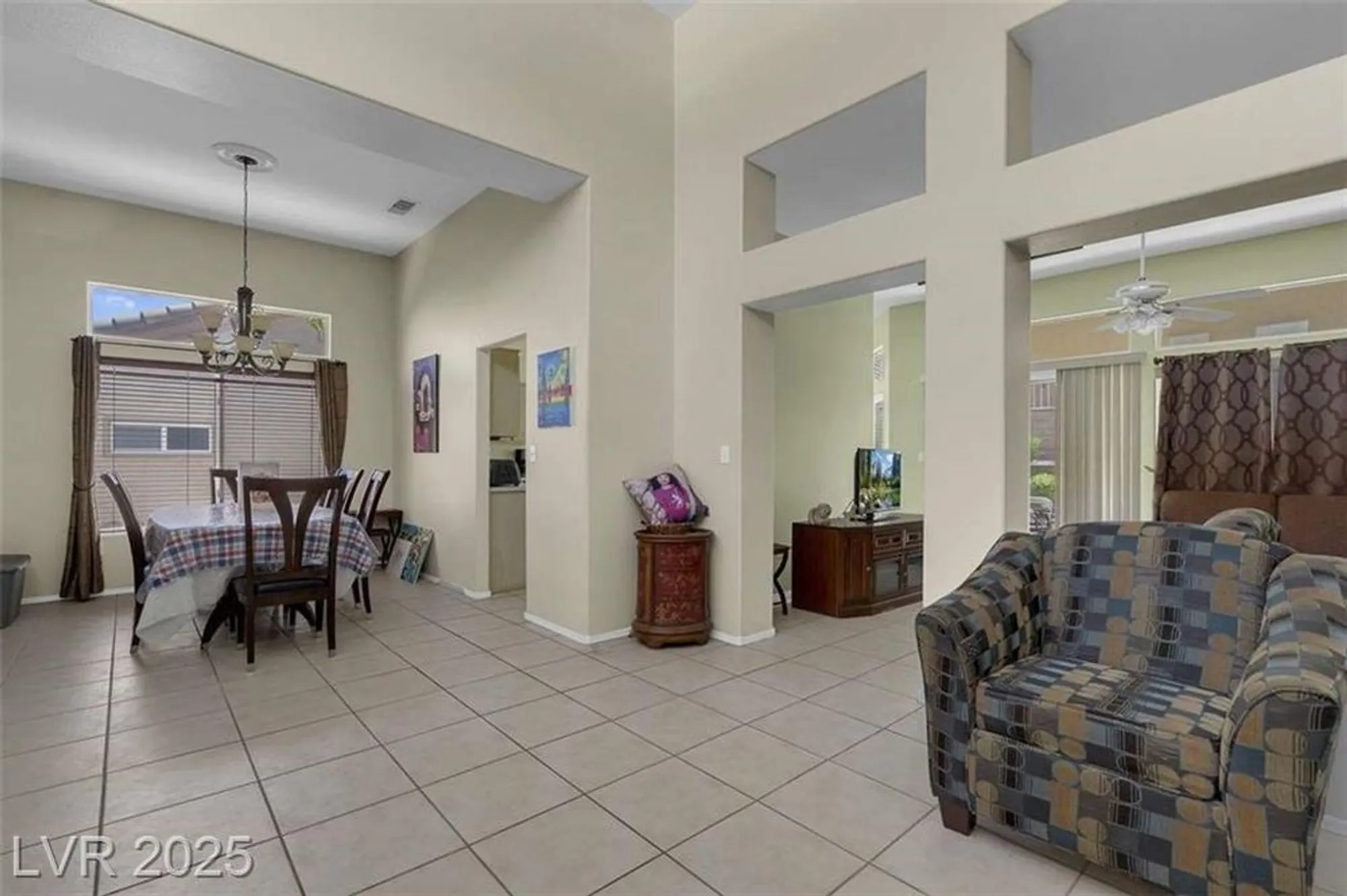 Property Slideshow image 11 of 44 | 10017 bundella dr, Las Vegas, NV, 89134
