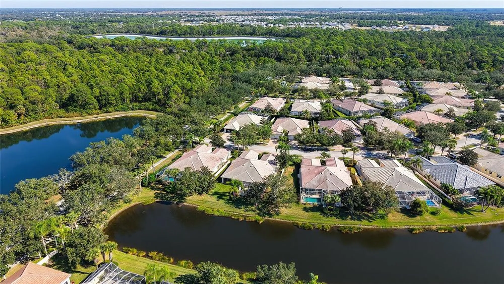 Property Slideshow image 14 of 49 | 5737 ivrea dr, Sarasota, FL, 34238