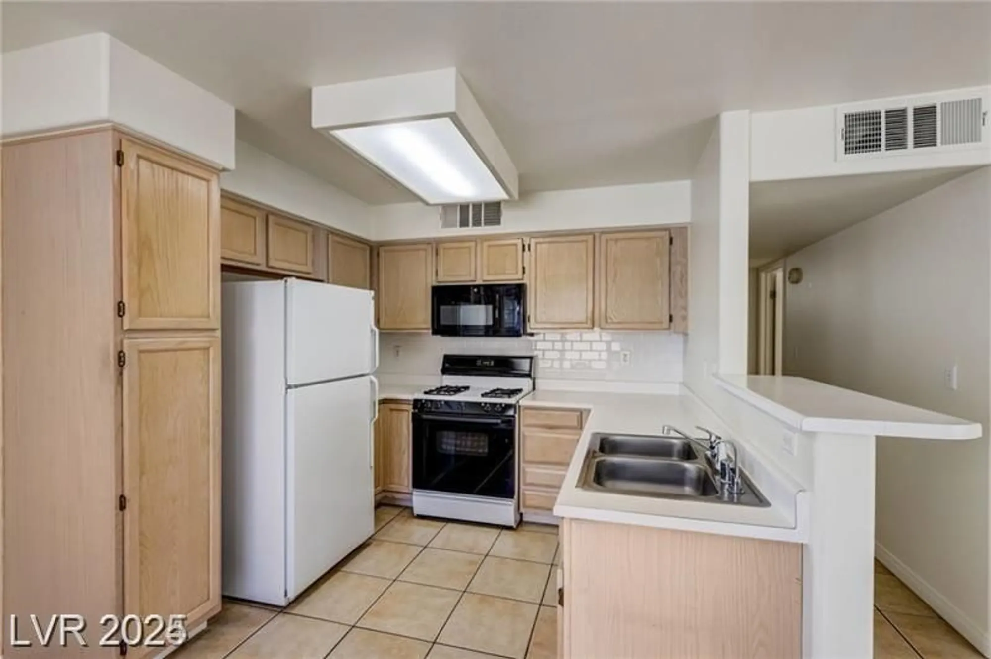 Property Slideshow image 3 of 12 | 3425 e russell rd 220, Las Vegas, NV, 89120