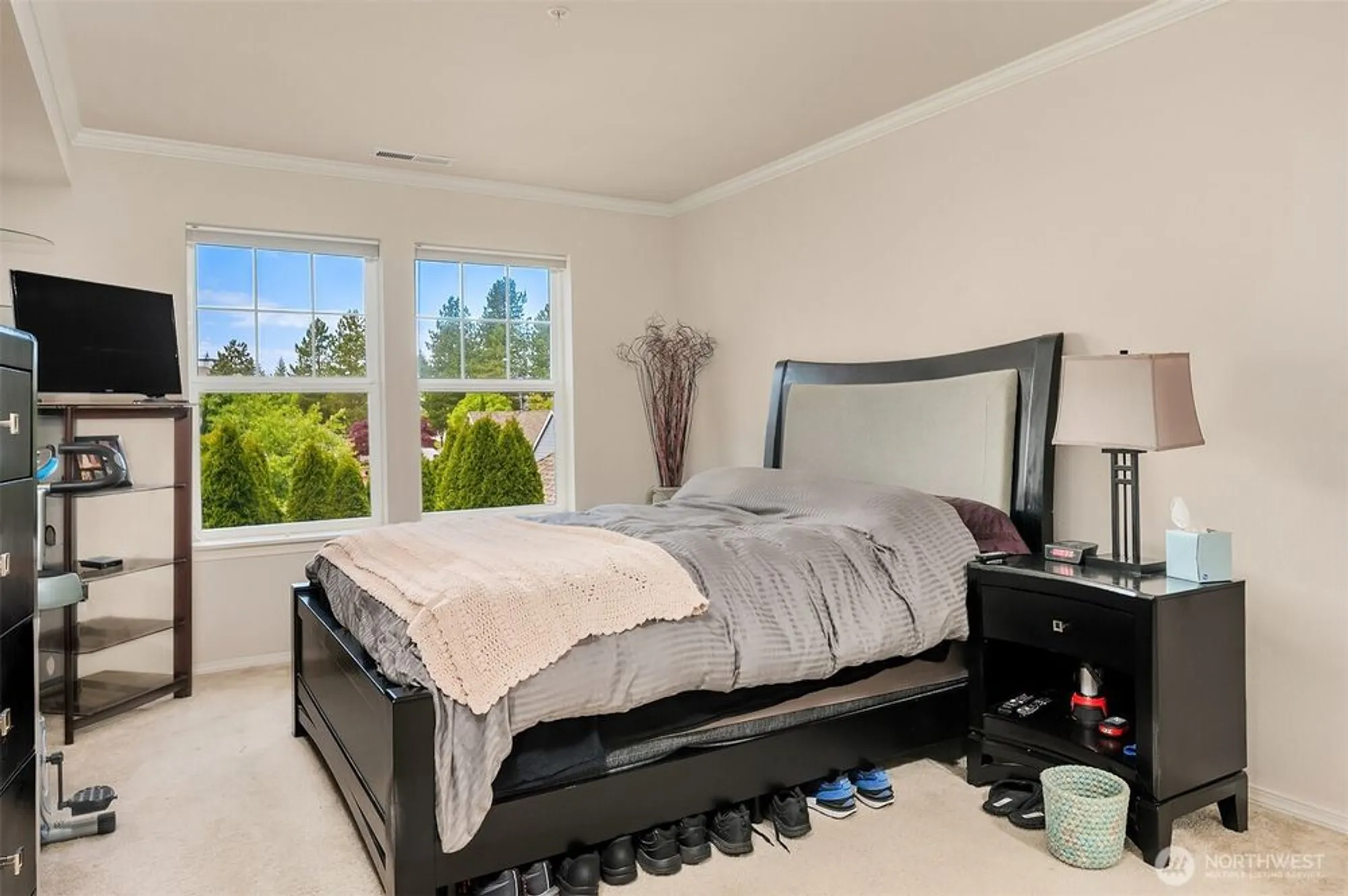 Property Slideshow image 10 of 34 | 4109 224th ln 213, Issaquah, WA, 98029