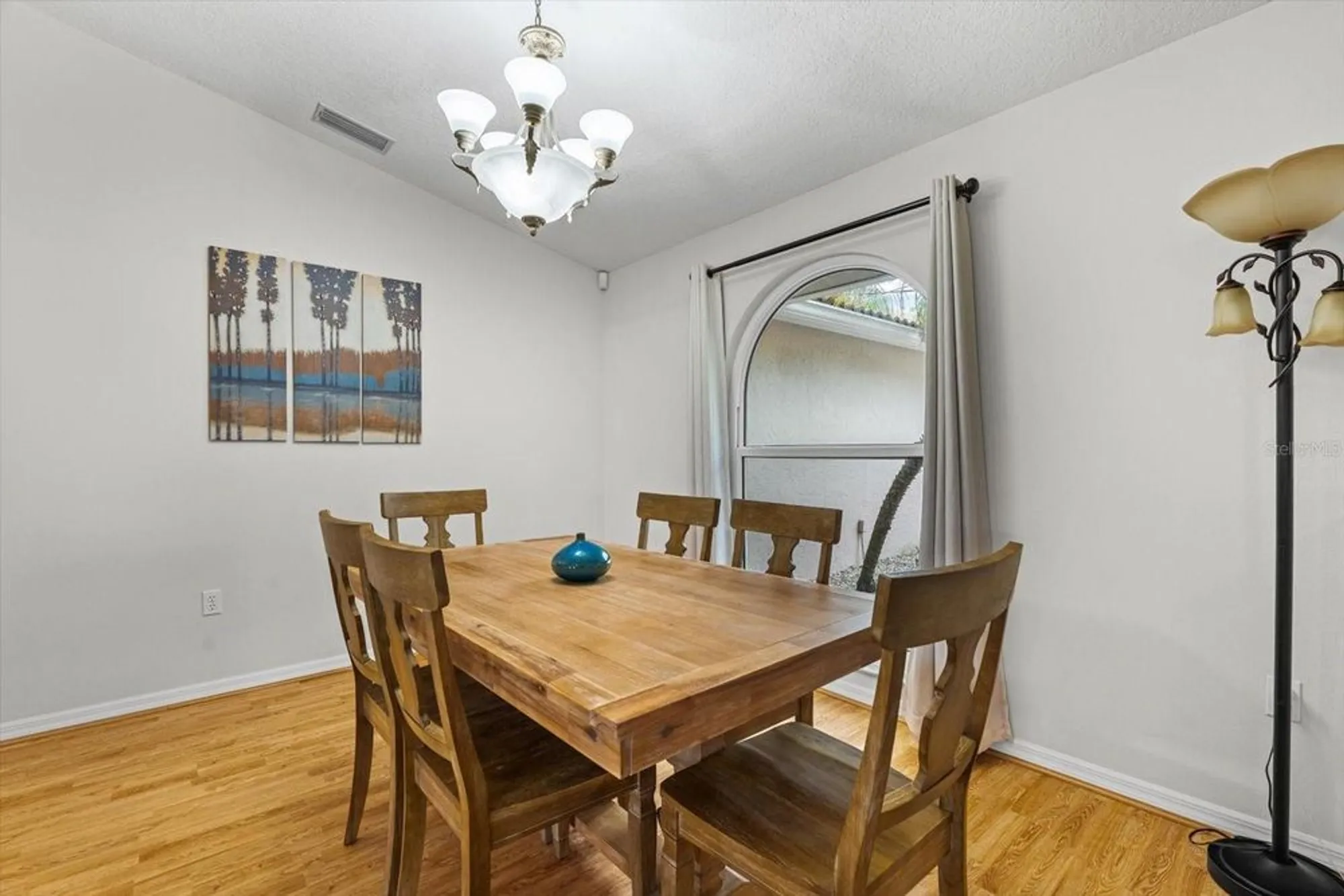 Property Slideshow image 17 of 44 | 3339 sheffield cir, Sarasota, FL, 34239