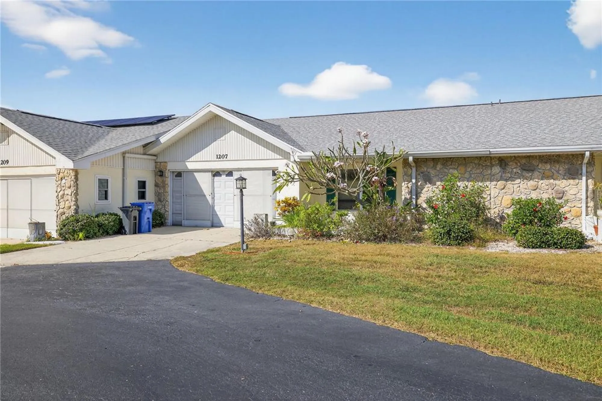 Property Slideshow image 1 of 30 | 1207 eastloch ct, Sun City Center, FL, 33573