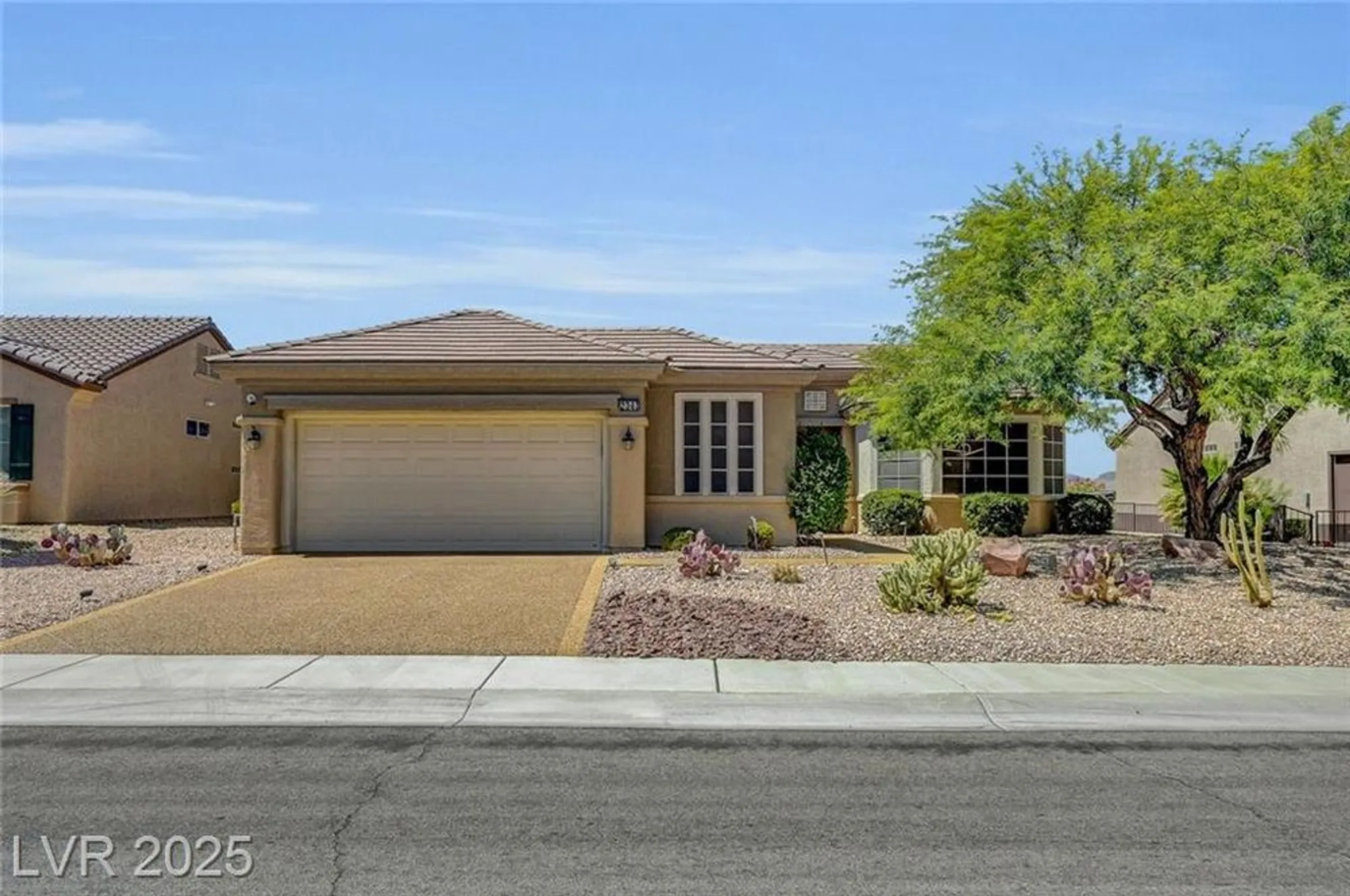 Property Slideshow image 1 of 60 | 2343 hardin ridge dr, Henderson, NV, 89052