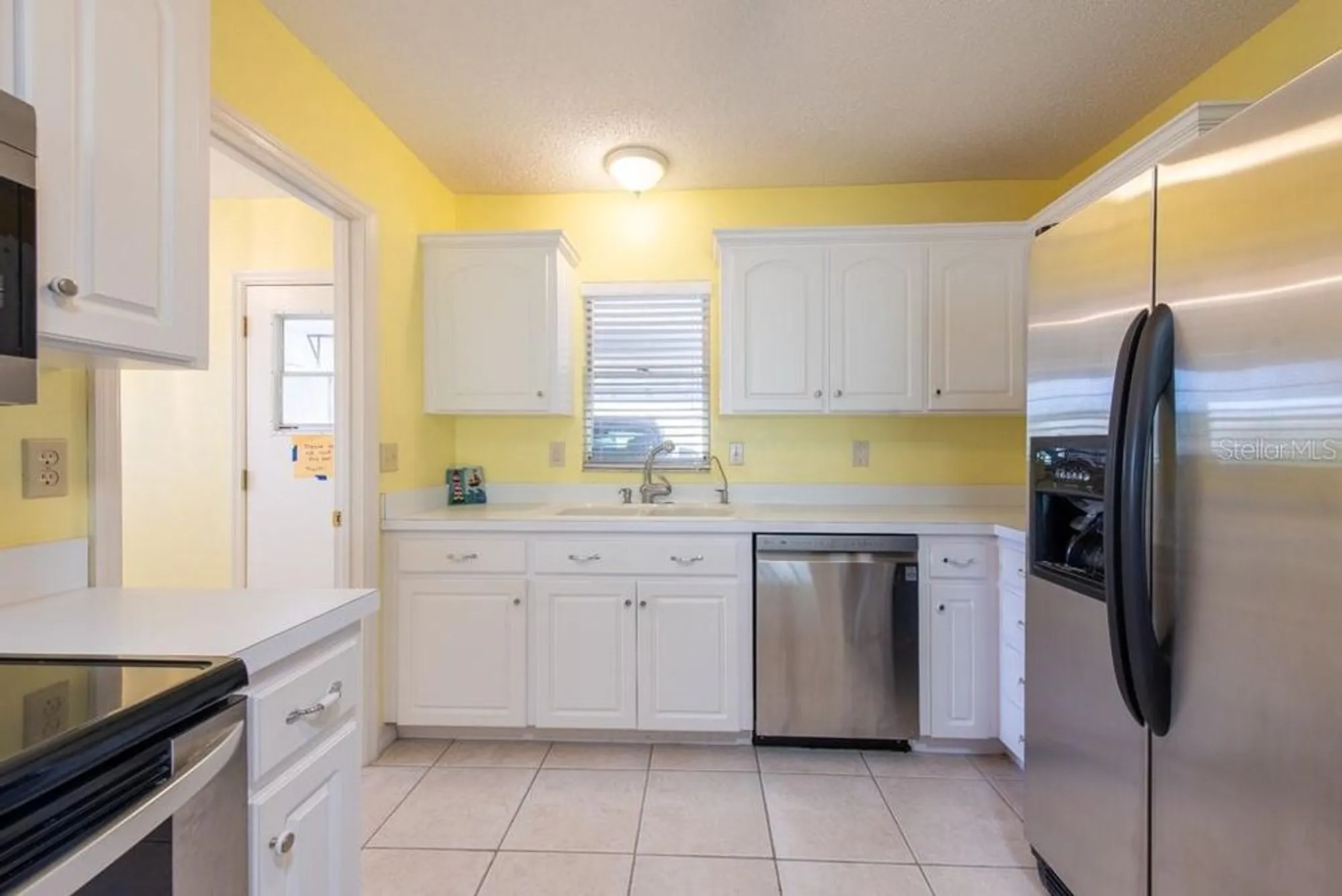Property Slideshow image 12 of 44 | 106 silverbell ct, Sun City Center, FL, 33573