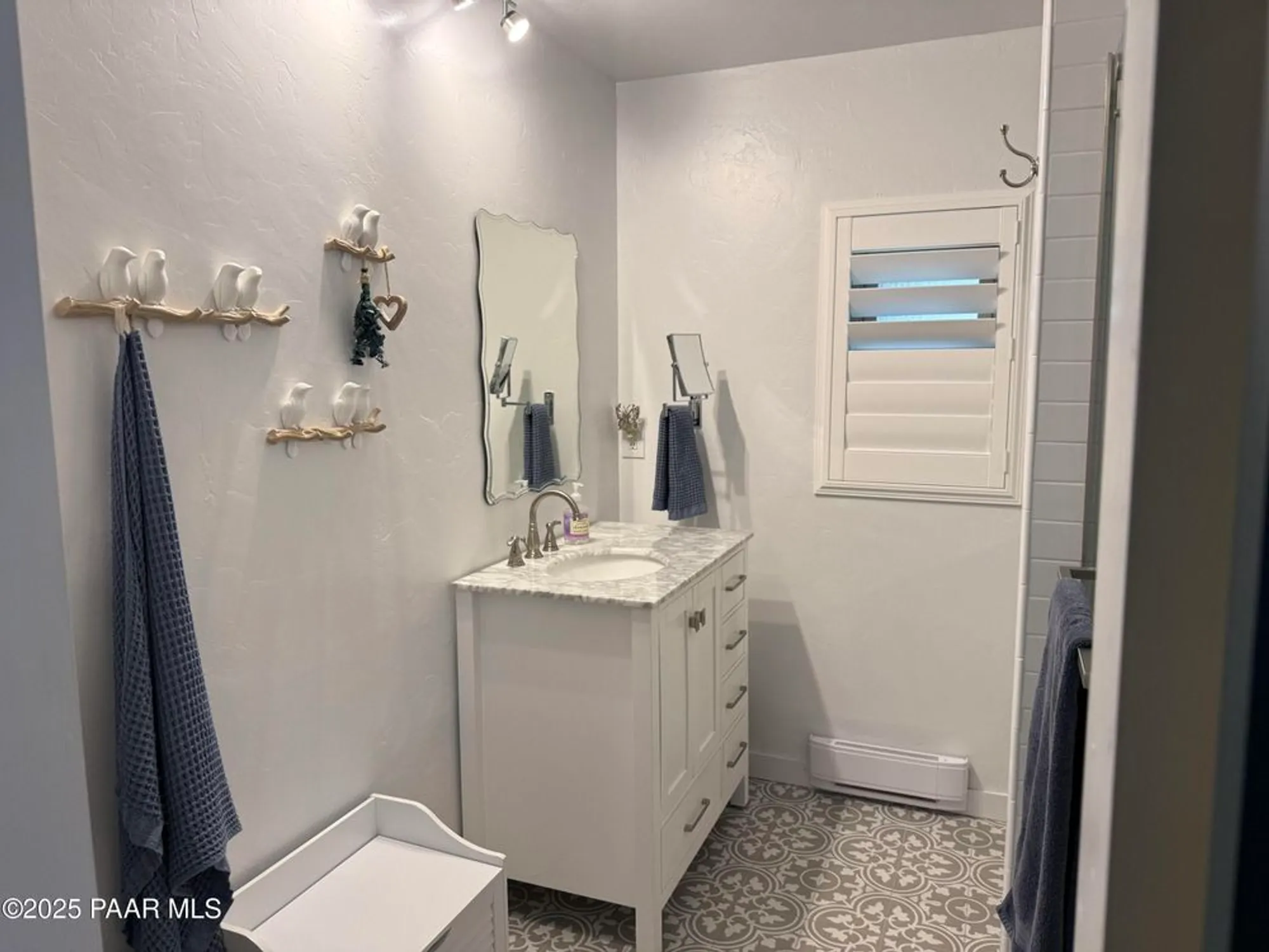 Property Slideshow image 20 of 45 | 722 sunrise blvd, Prescott, AZ, 86301