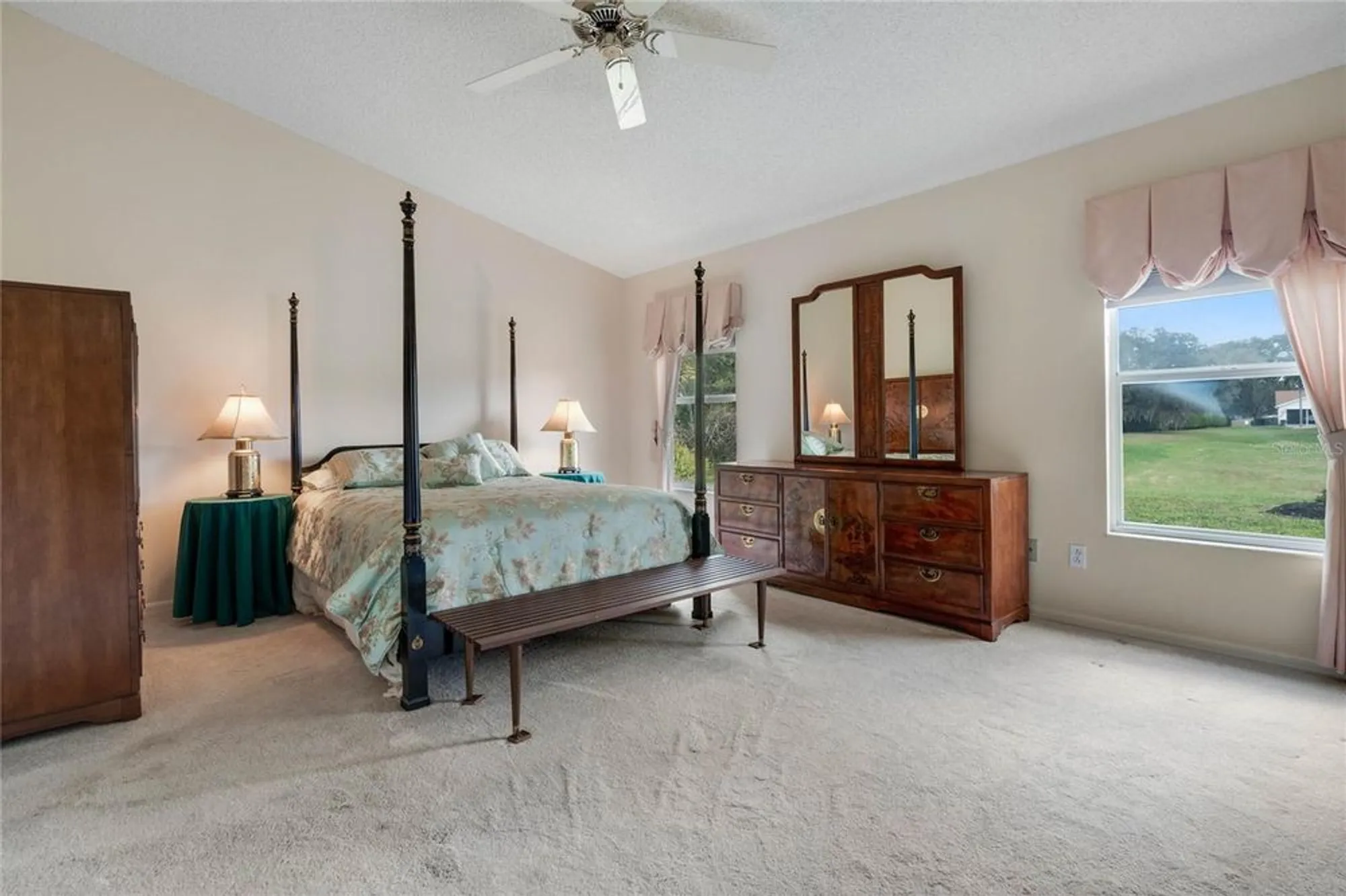 Property Slideshow image 21 of 59 | 25274 lost oak cir, Leesburg, FL, 34748