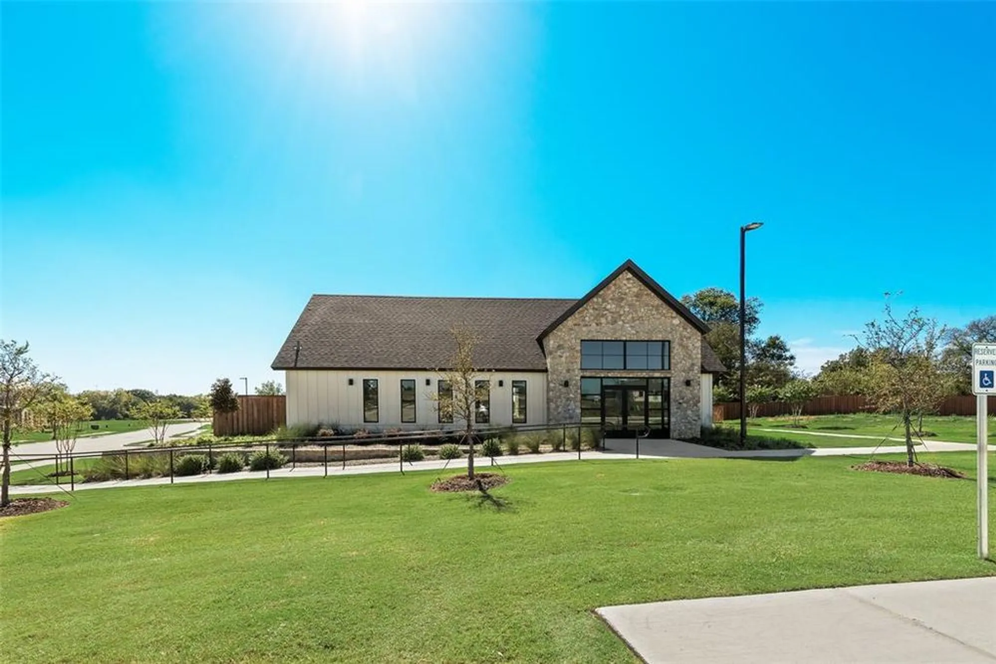 Property Slideshow image 28 of 32 | 2817 livestock dr, Midlothian, TX, 76065