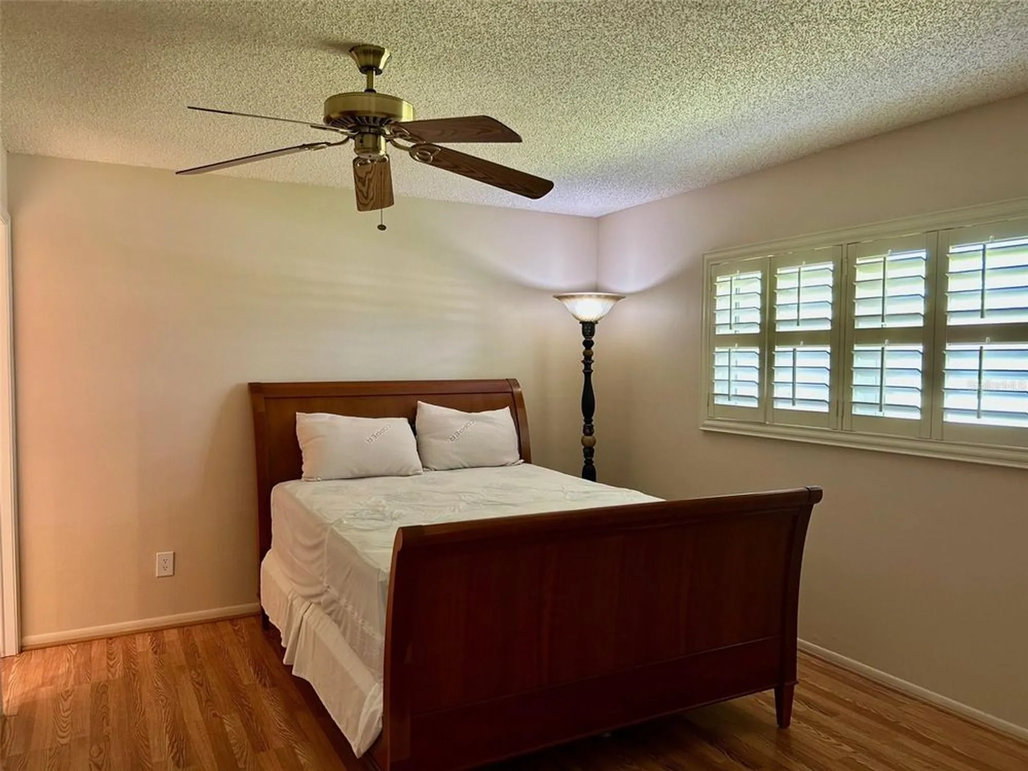 Property Slideshow image 6 of 23 | 2567 oakleaf ln 41b, Clearwater, FL, 33763