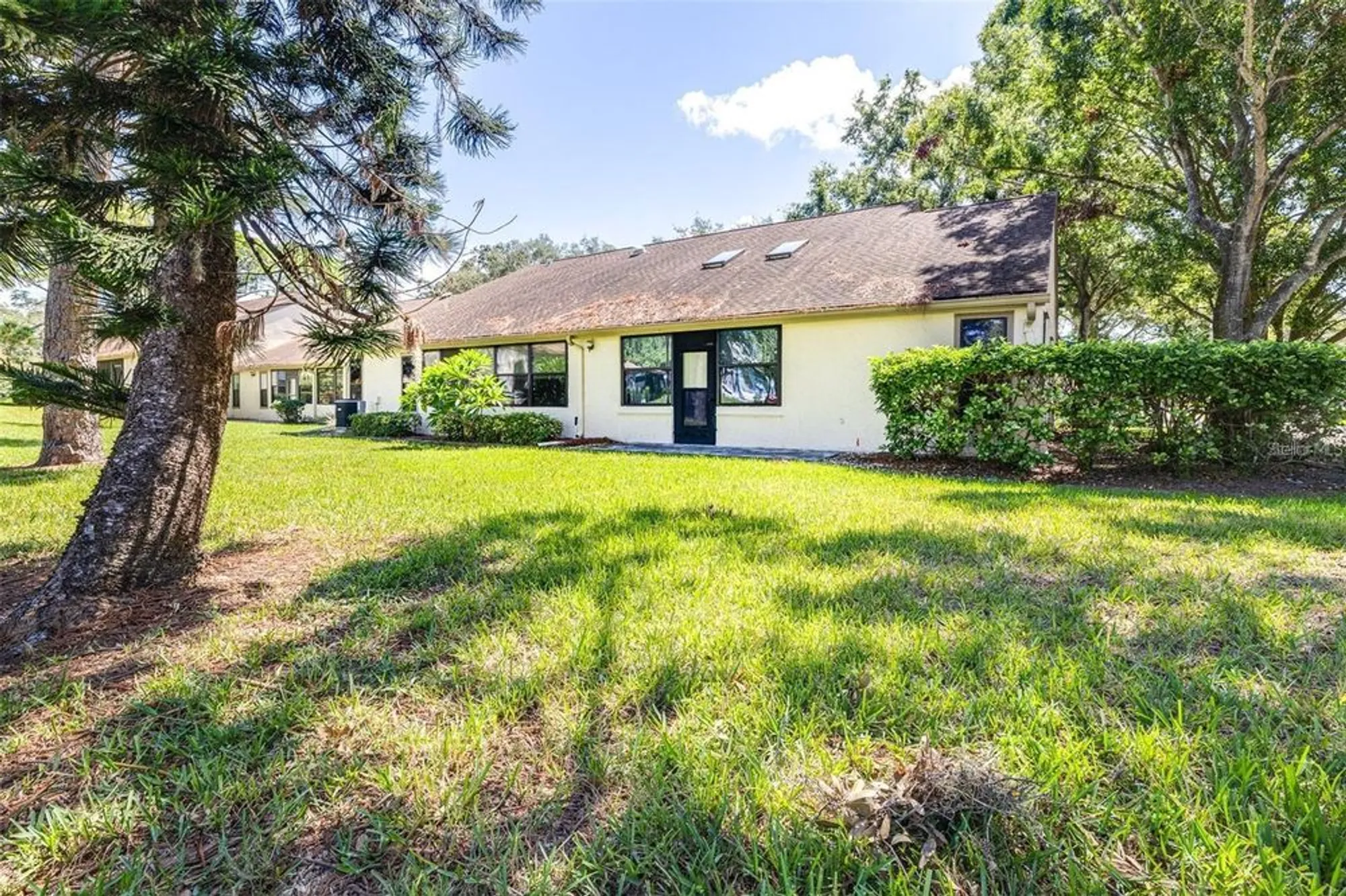 Property Slideshow image 32 of 38 | 2201 pine dr, Tarpon Springs, FL, 34689