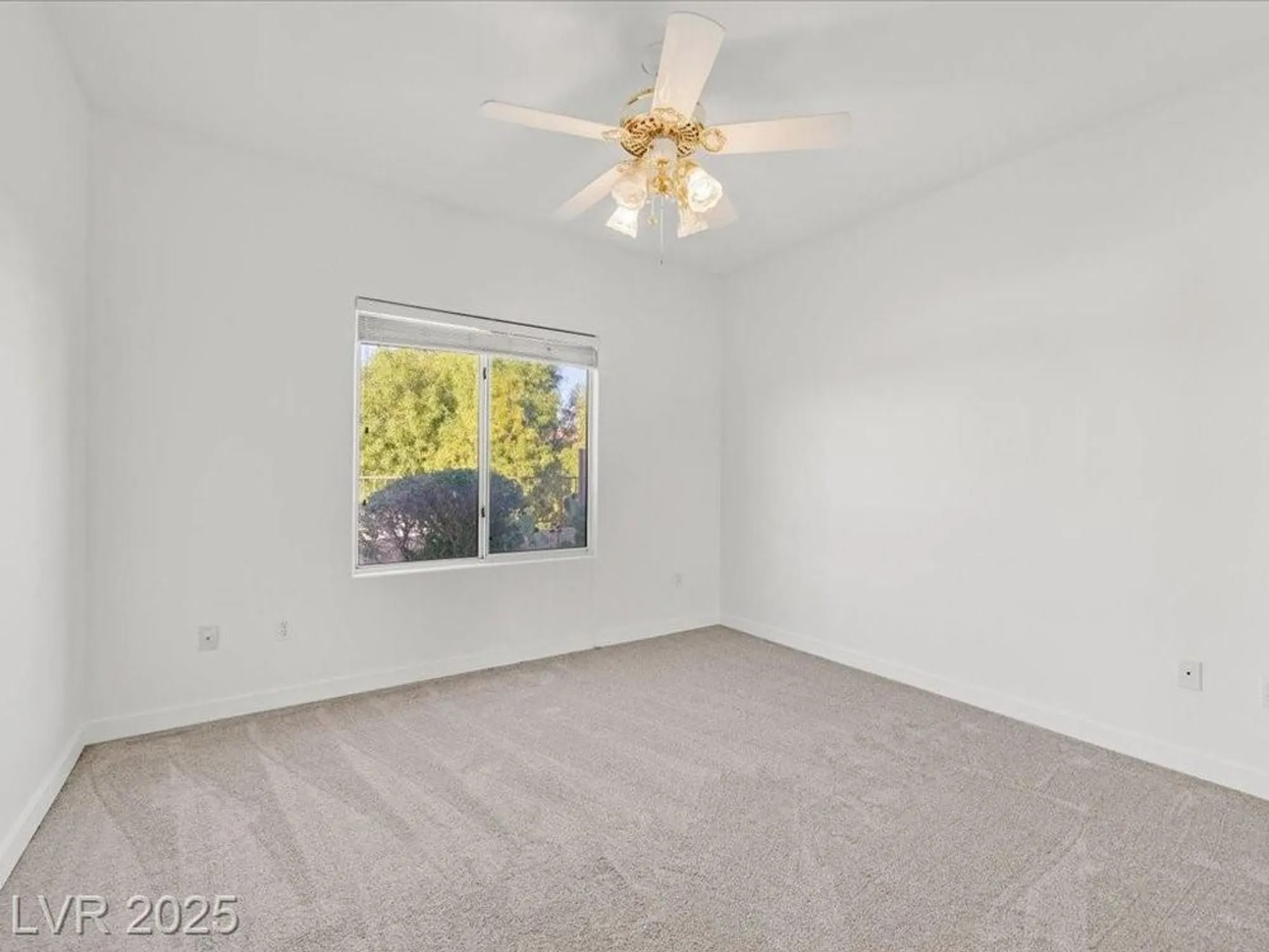 Property Slideshow image 20 of 37 | 2582 hayesville ave, Henderson, NV, 89052