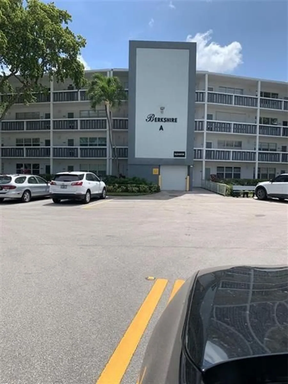 Property Slideshow image 2 of 76 | 2005 berkshire a # 2005, Deerfield Beach, FL, 33442