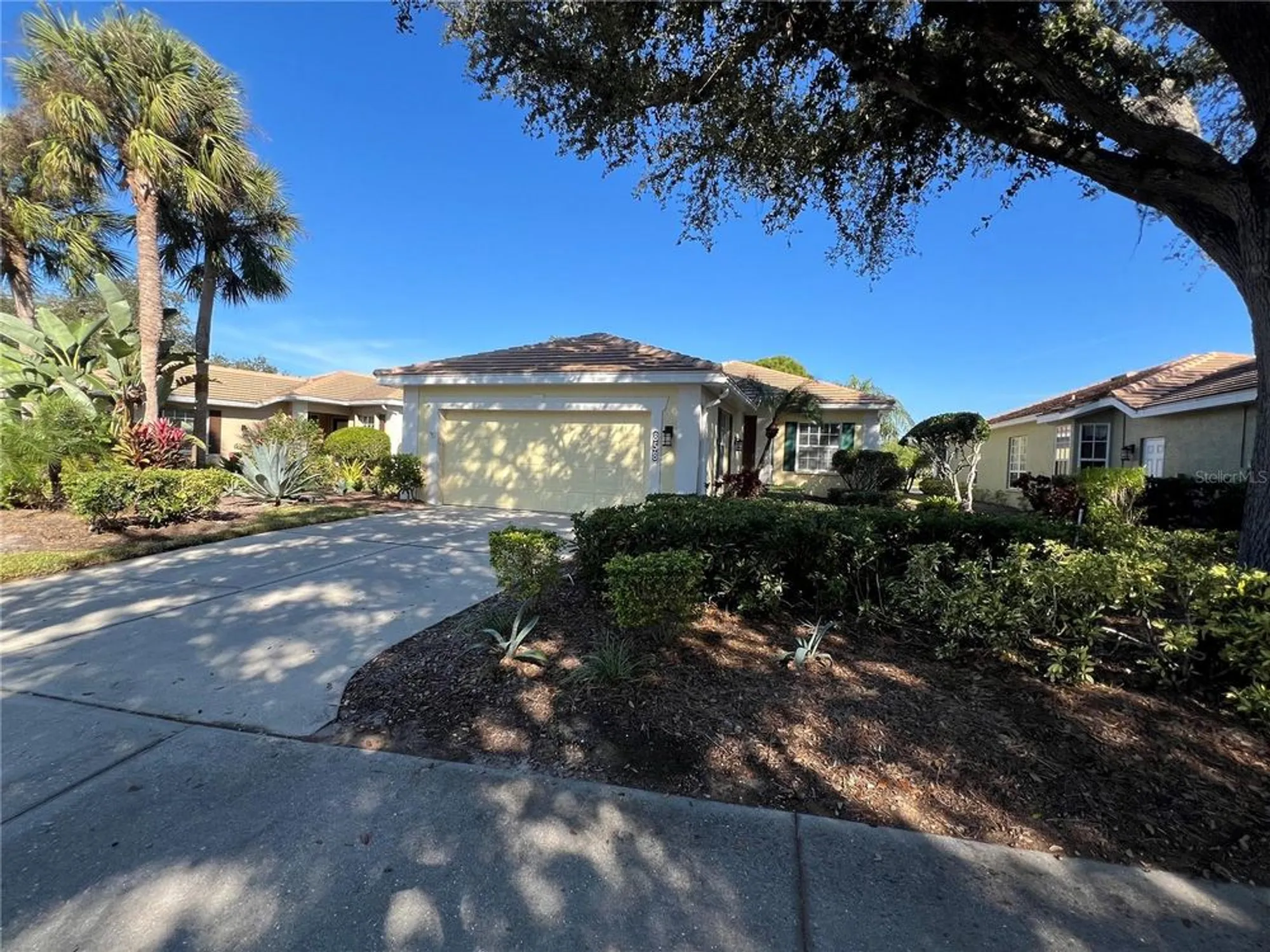 Property Slideshow image 1 of 38 | 858 tartan dr # 858, Venice, FL, 34293