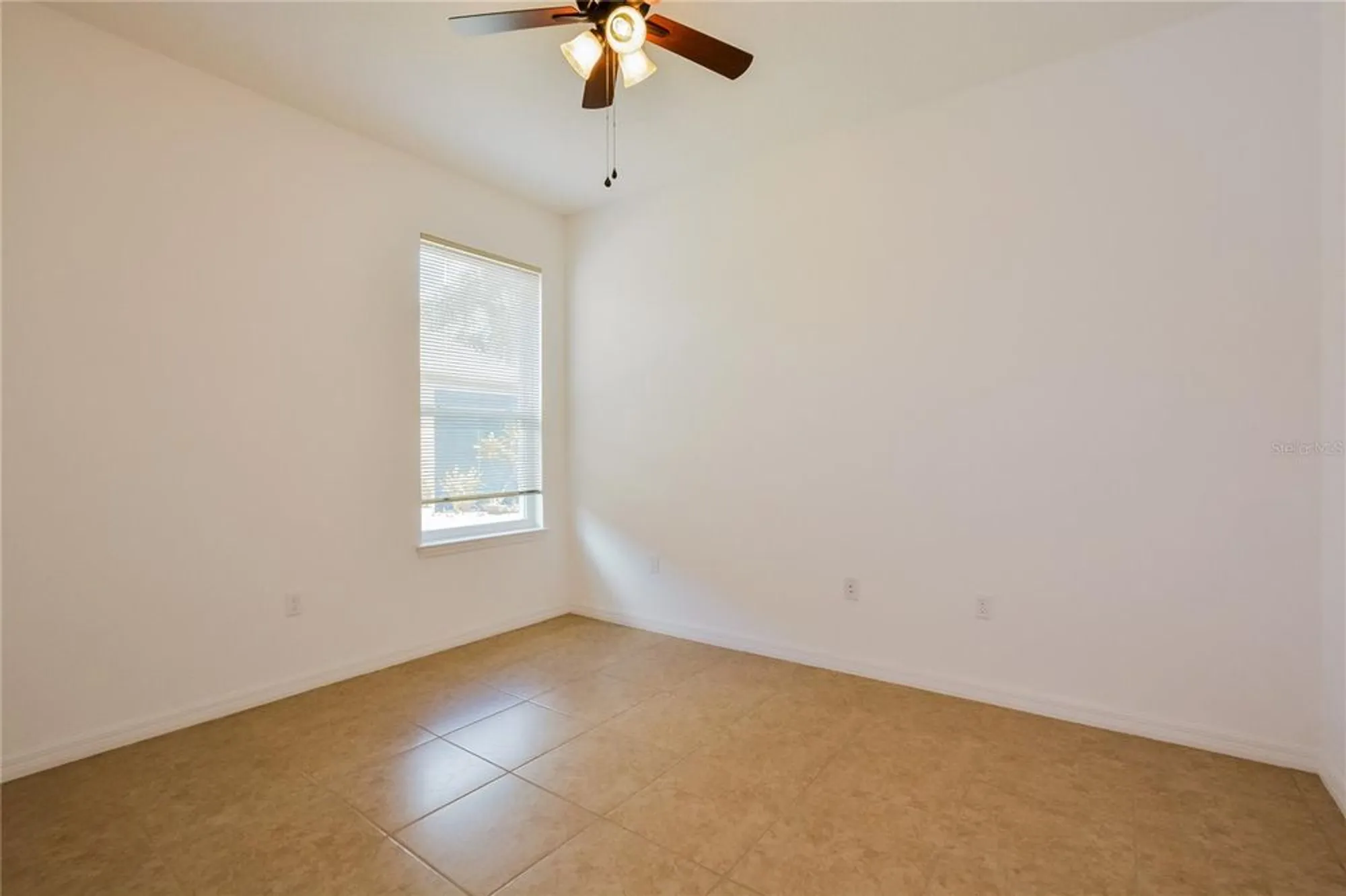 Property Slideshow image 11 of 16 | 1423 harbor ridge dr, Poinciana, FL, 34759